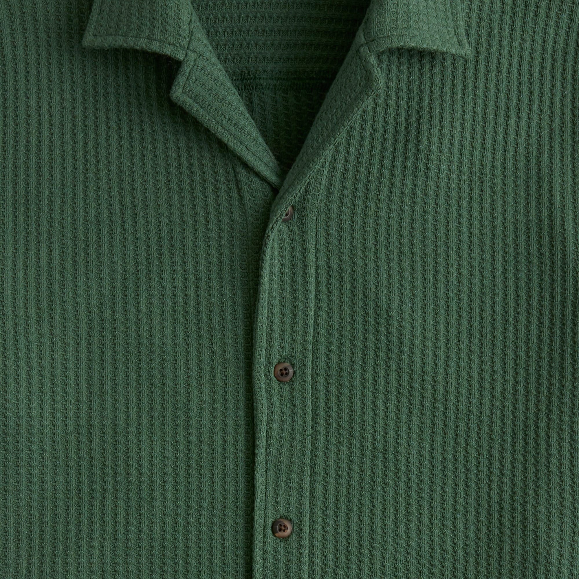 Short-sleeve textured camp shirt