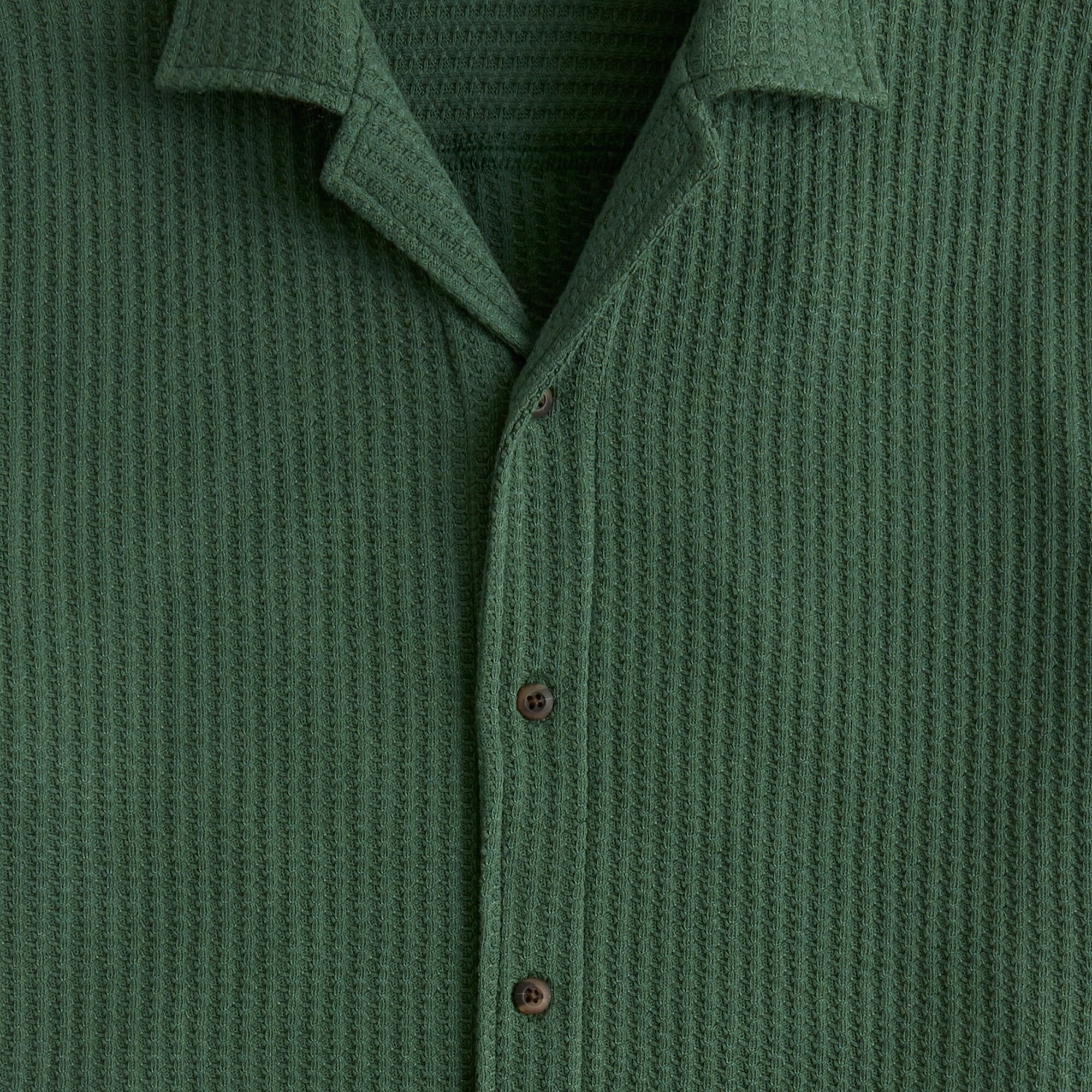 Short-sleeve textured camp shirt