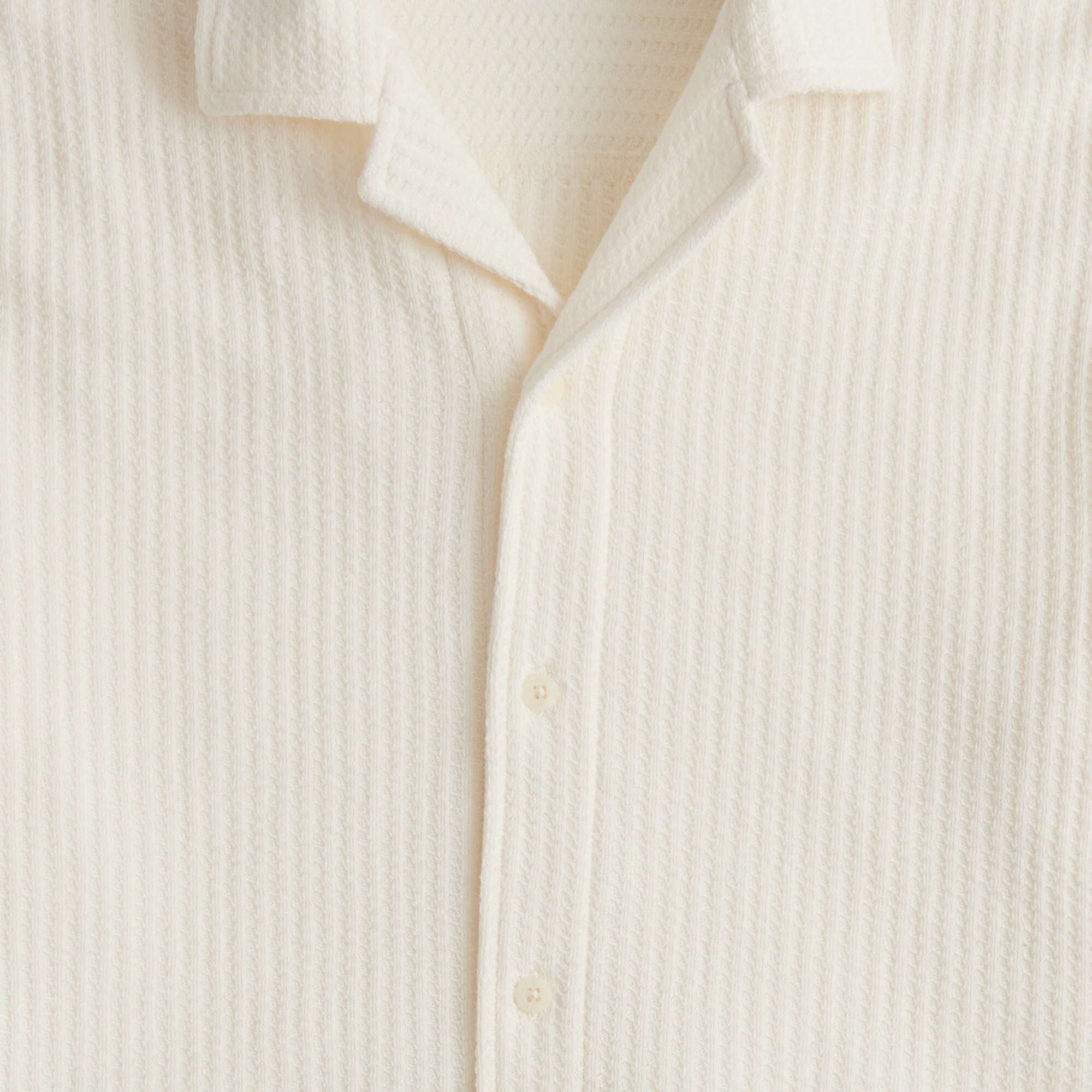 Short-sleeve textured camp shirt