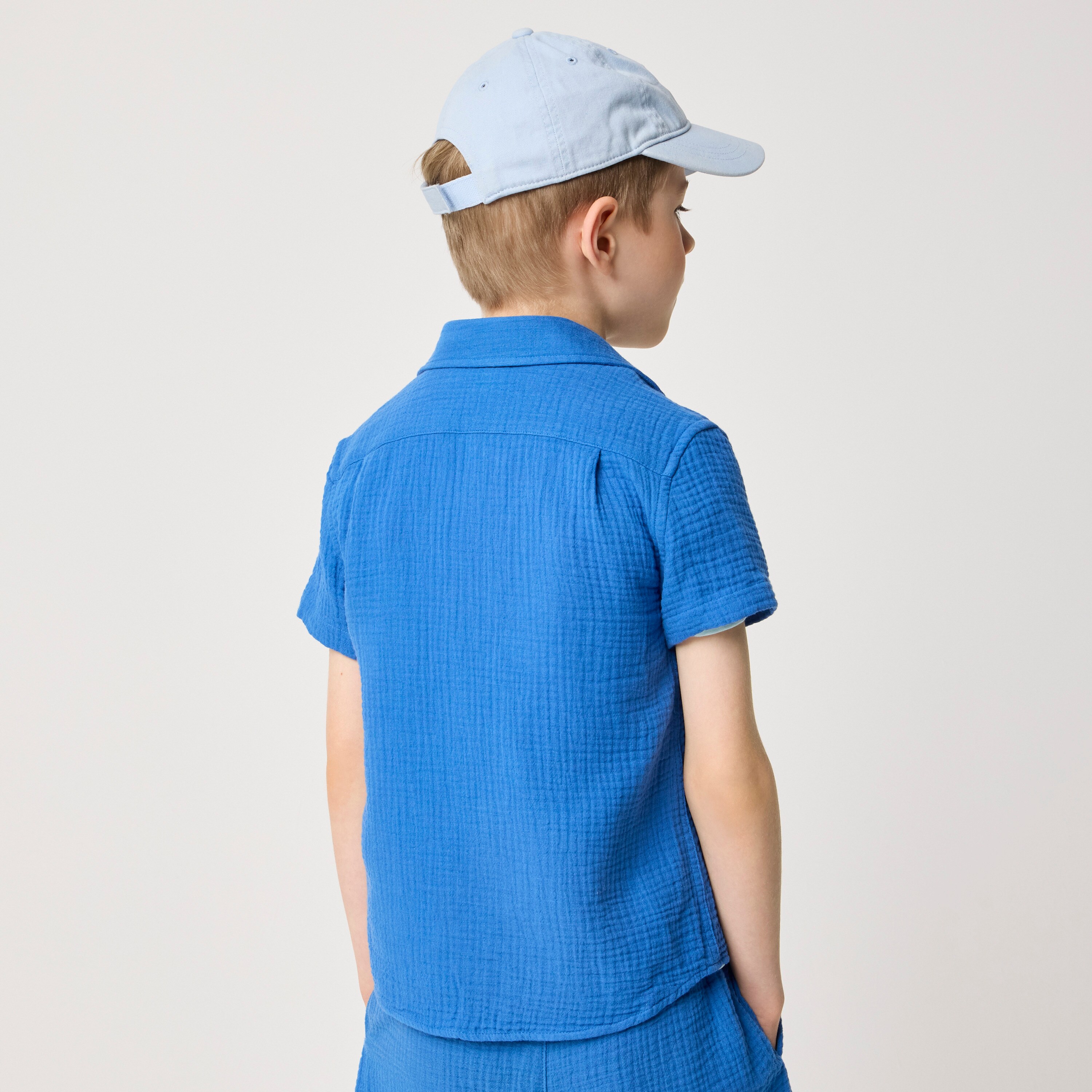Boys' short-sleeve gauze button-down shirt