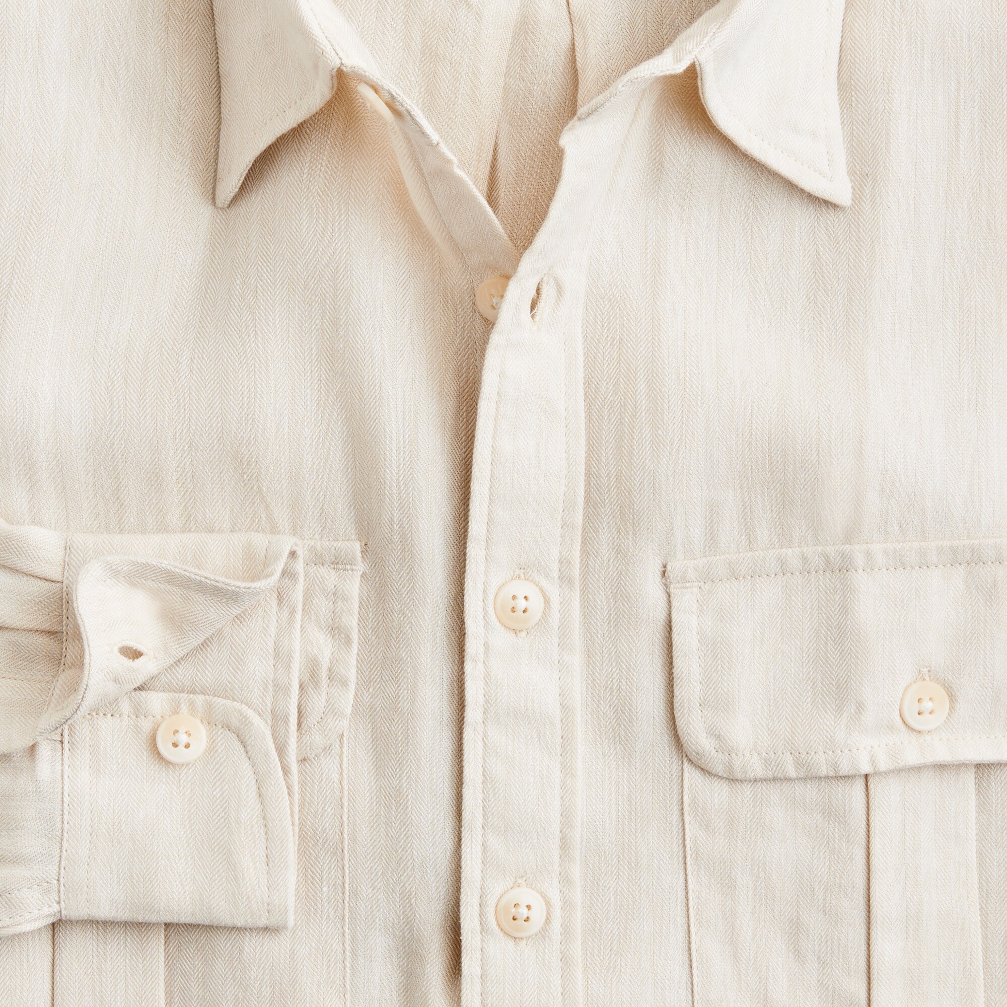 Two-pocket herringbone workshirt in TENCEL™ lyocell-linen blend