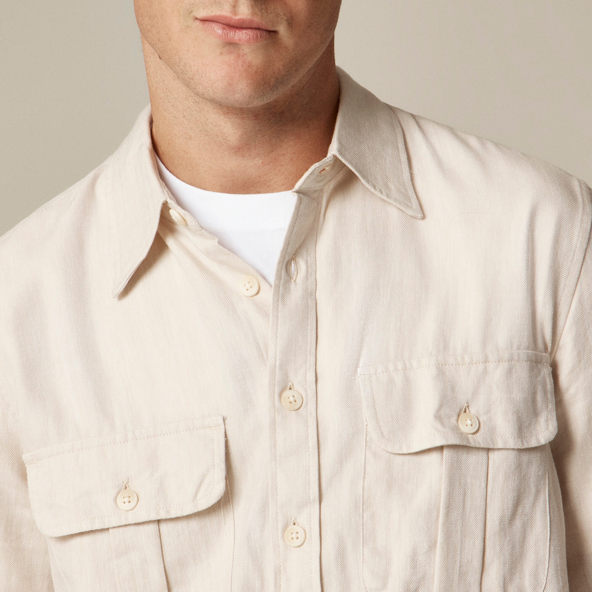 Two-pocket herringbone workshirt in TENCEL™ lyocell-linen blend