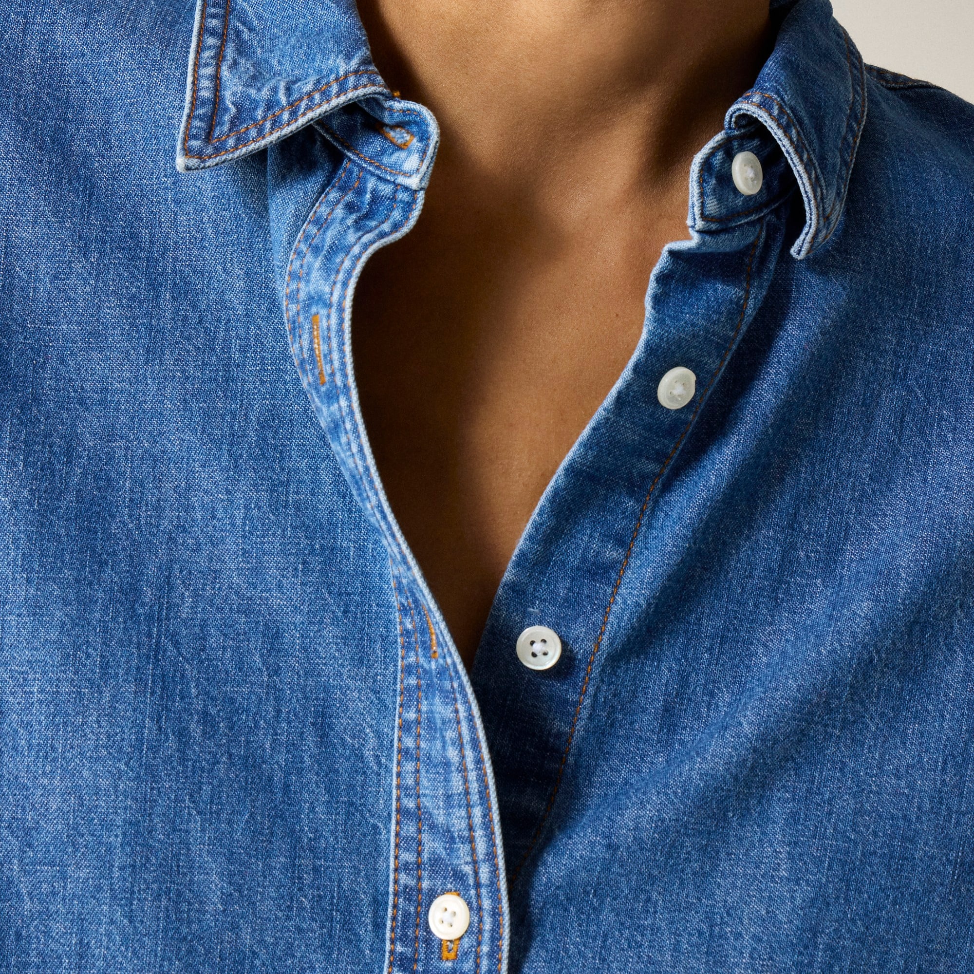 Étienne cropped button-up shirt in chambray