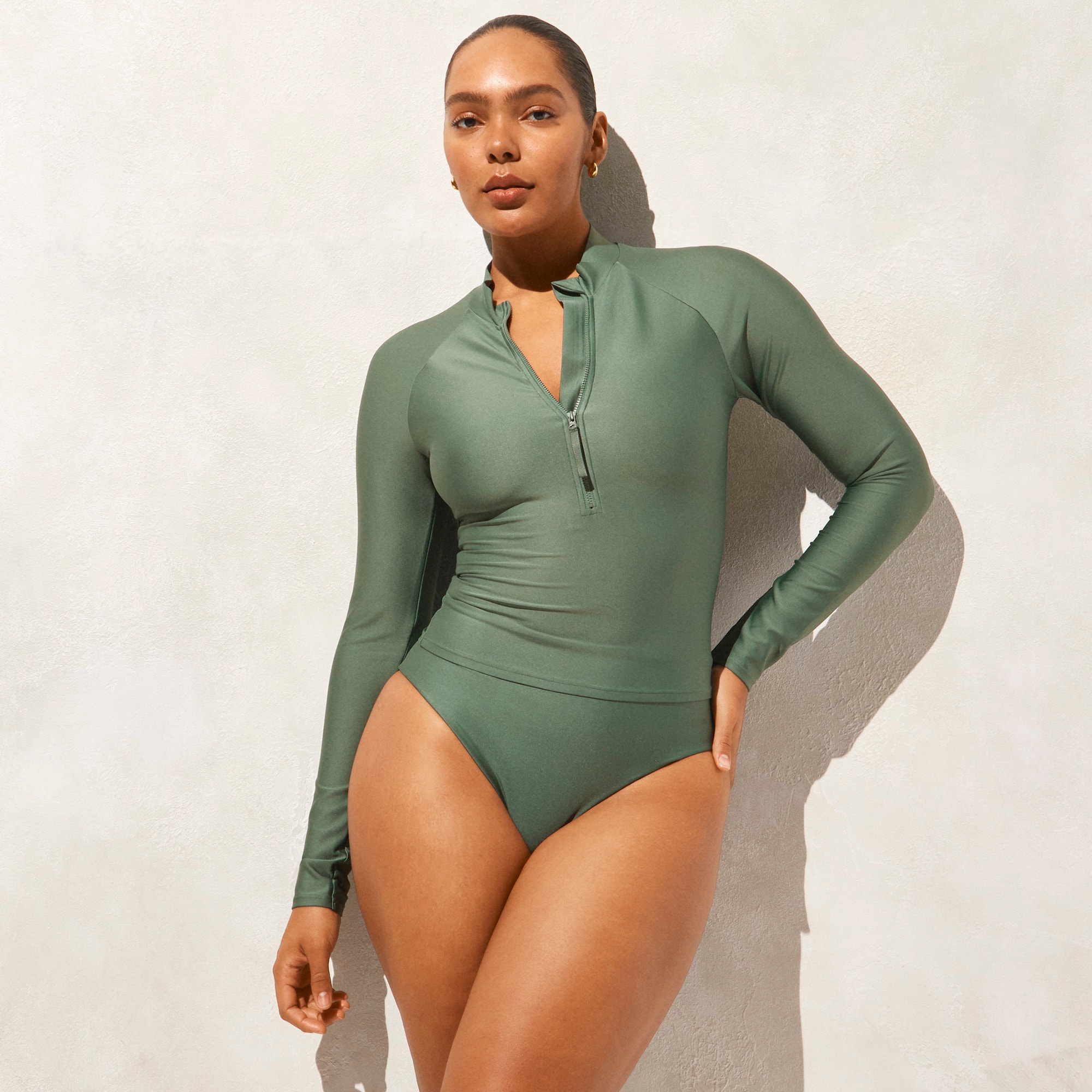 Rash guard in Classic Sculpt&trade; - image 5