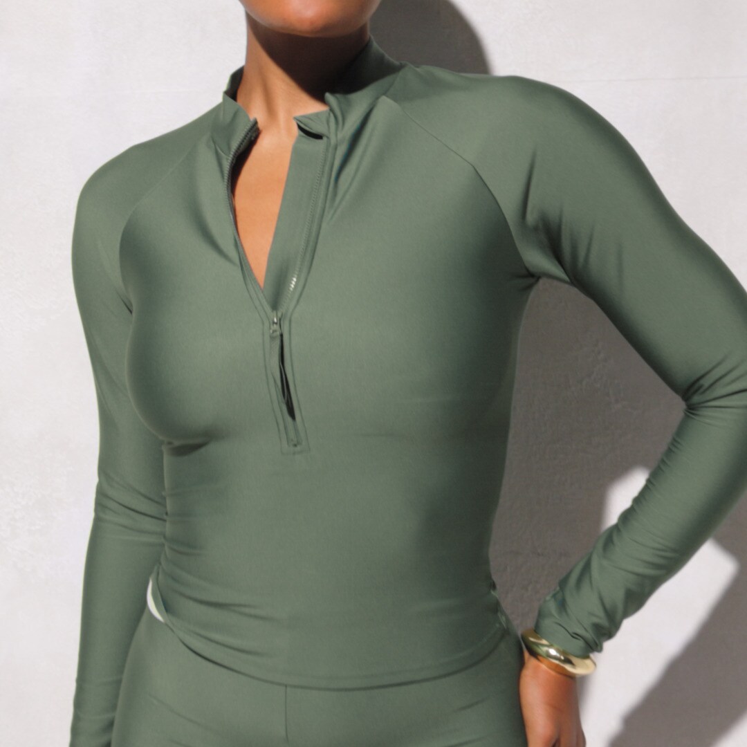 Rash guard in Classic Sculpt&trade;