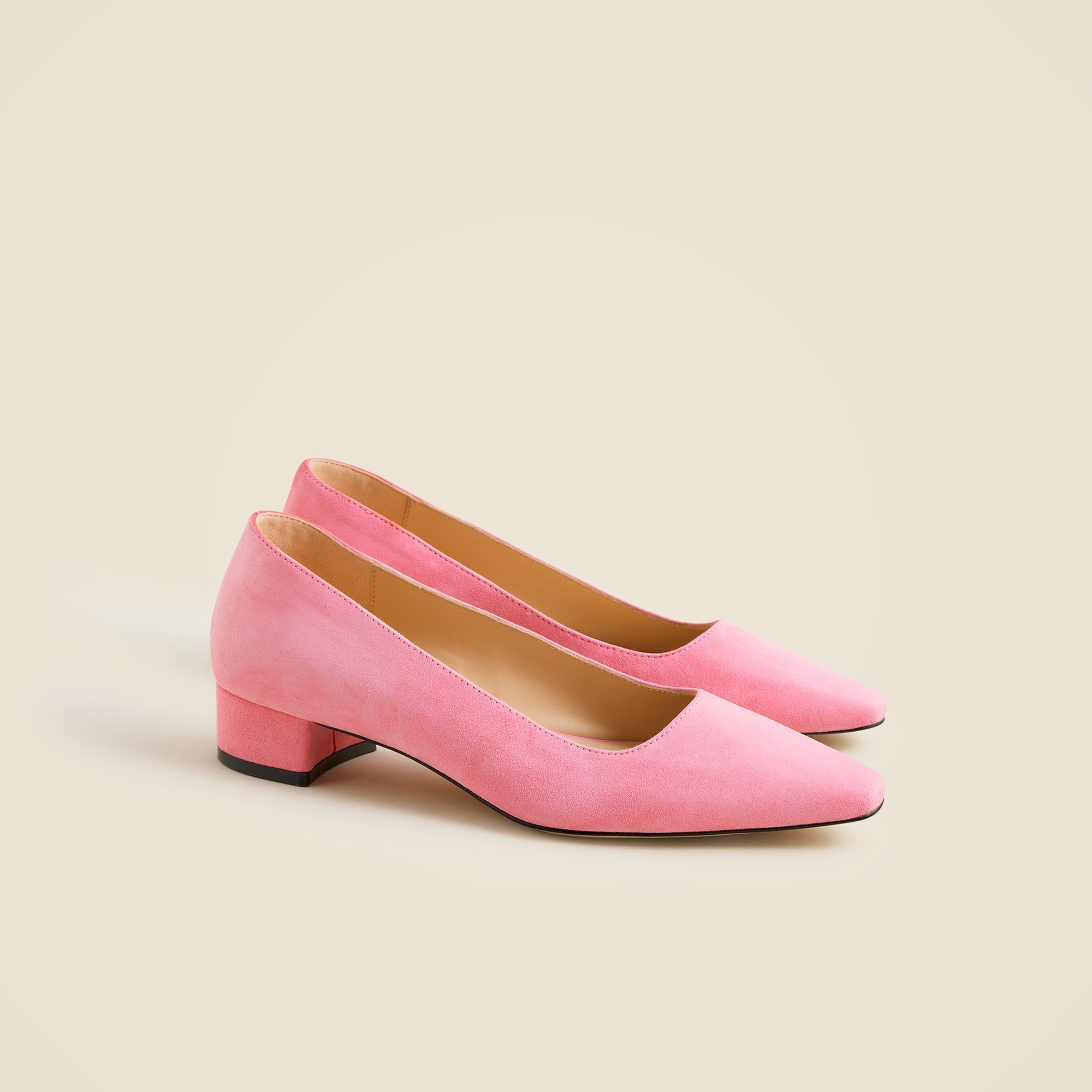 Pointed-toe pumps in suede