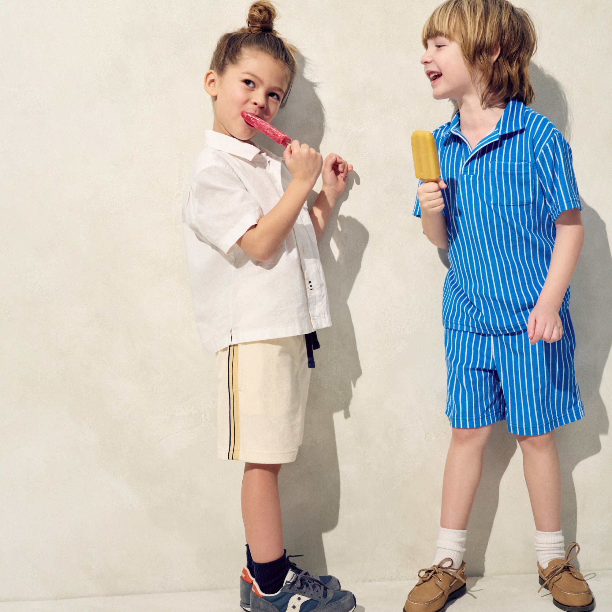 Kids' side-stripe pull-on short in towel terry