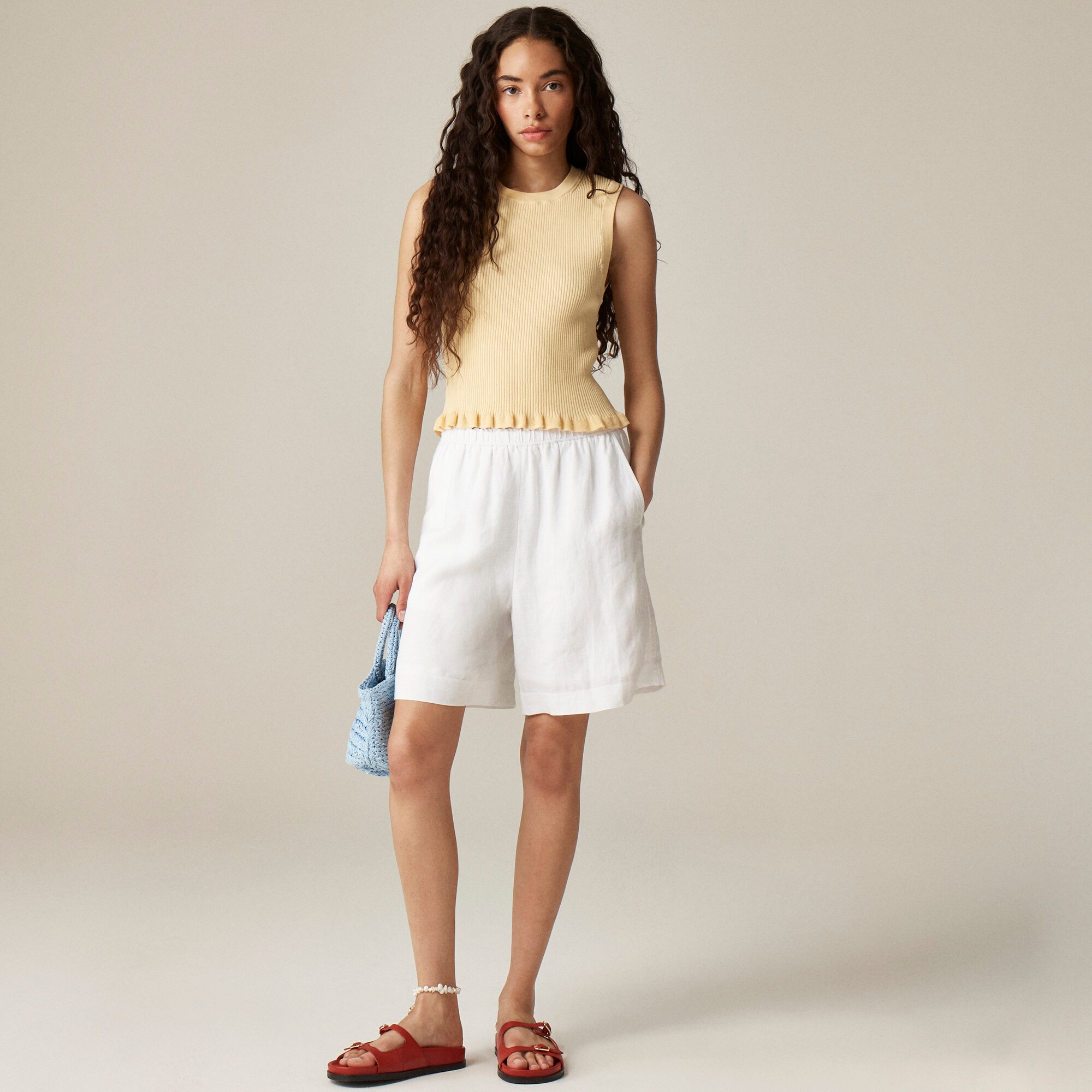 womens 7" Stratus short in linen