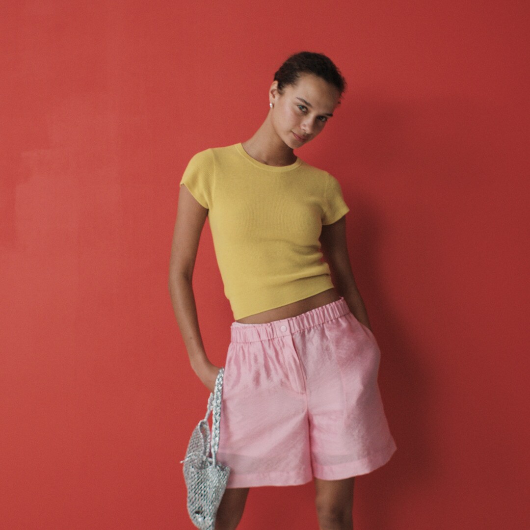 Summerweight nylon short with removable lining