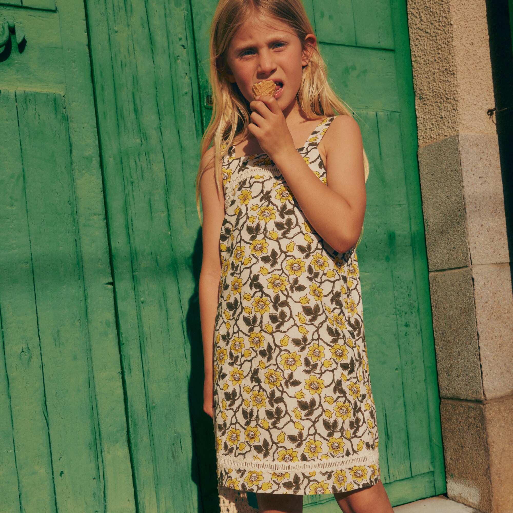  Girls' rickrack dress in daffodil linen-cotton blend