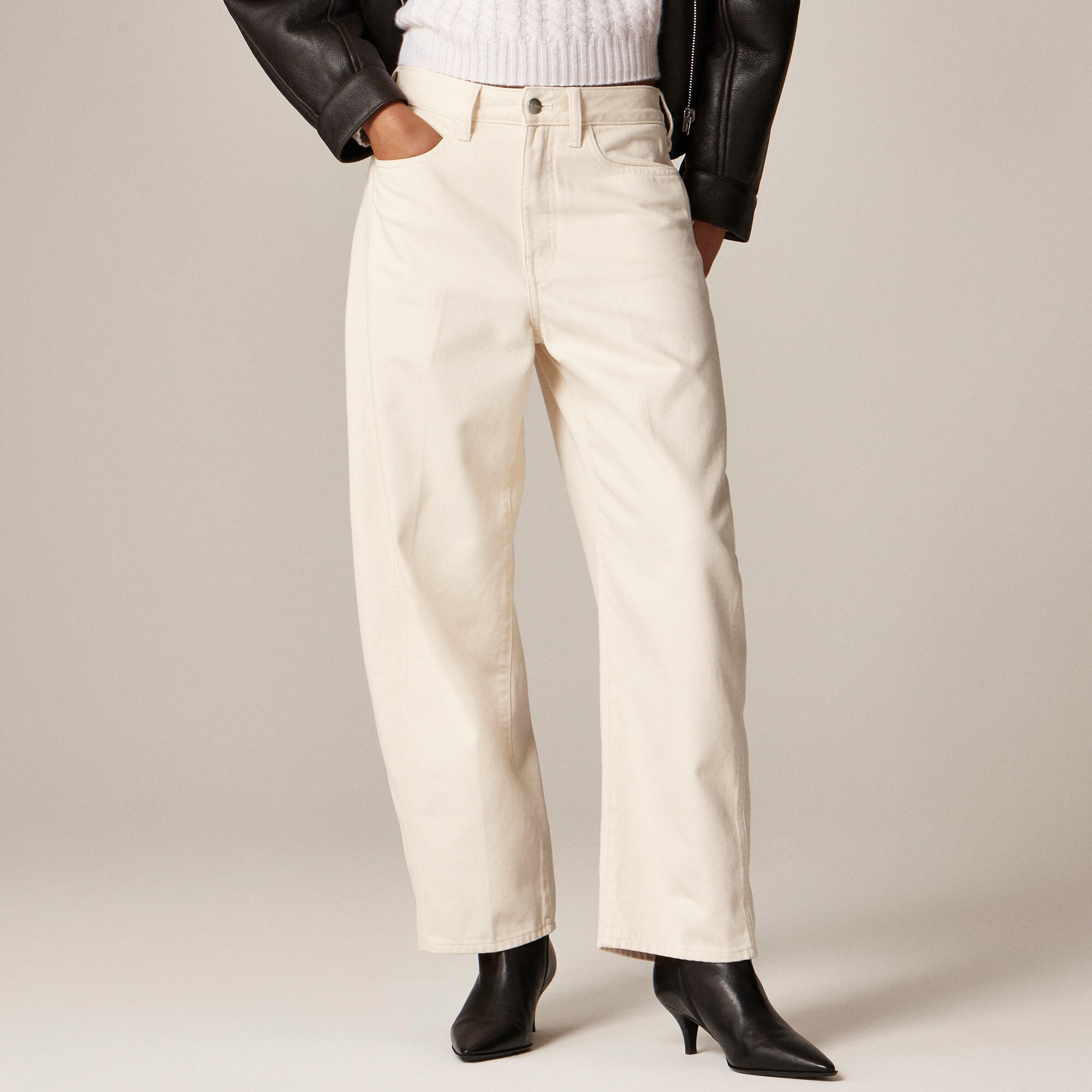 Barrel-leg jean