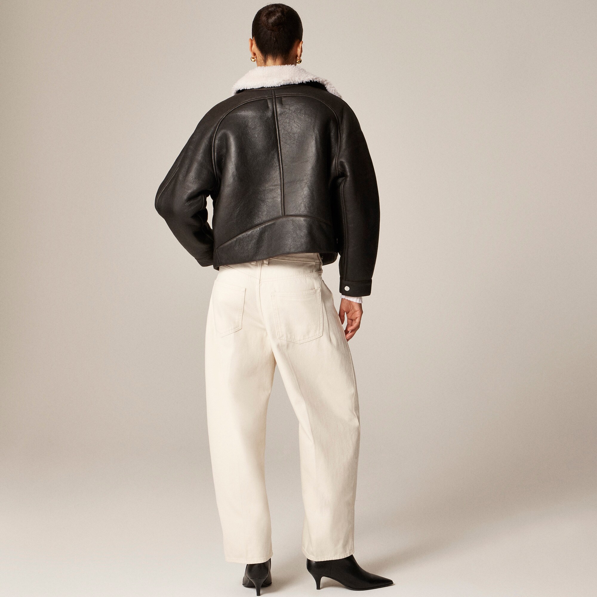 Barrel-leg jean