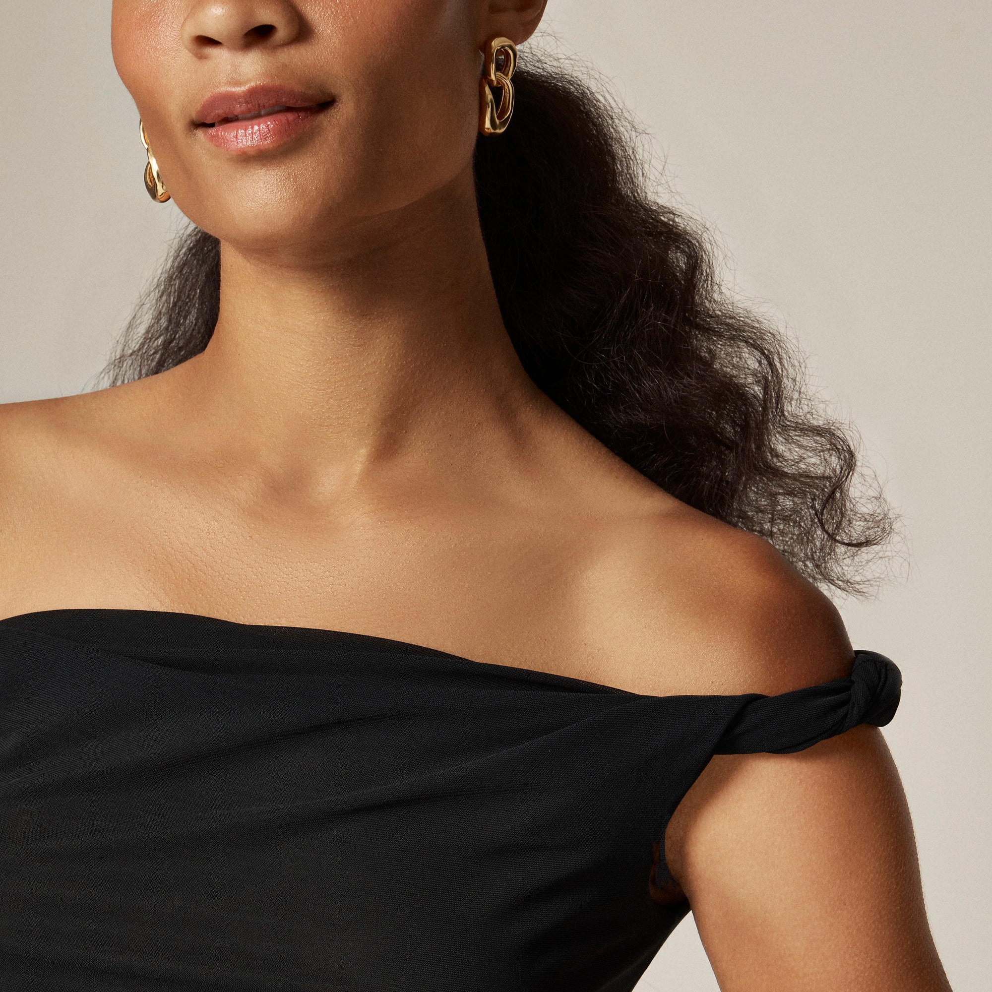 Off-the-shoulder twist tank top in matte jersey