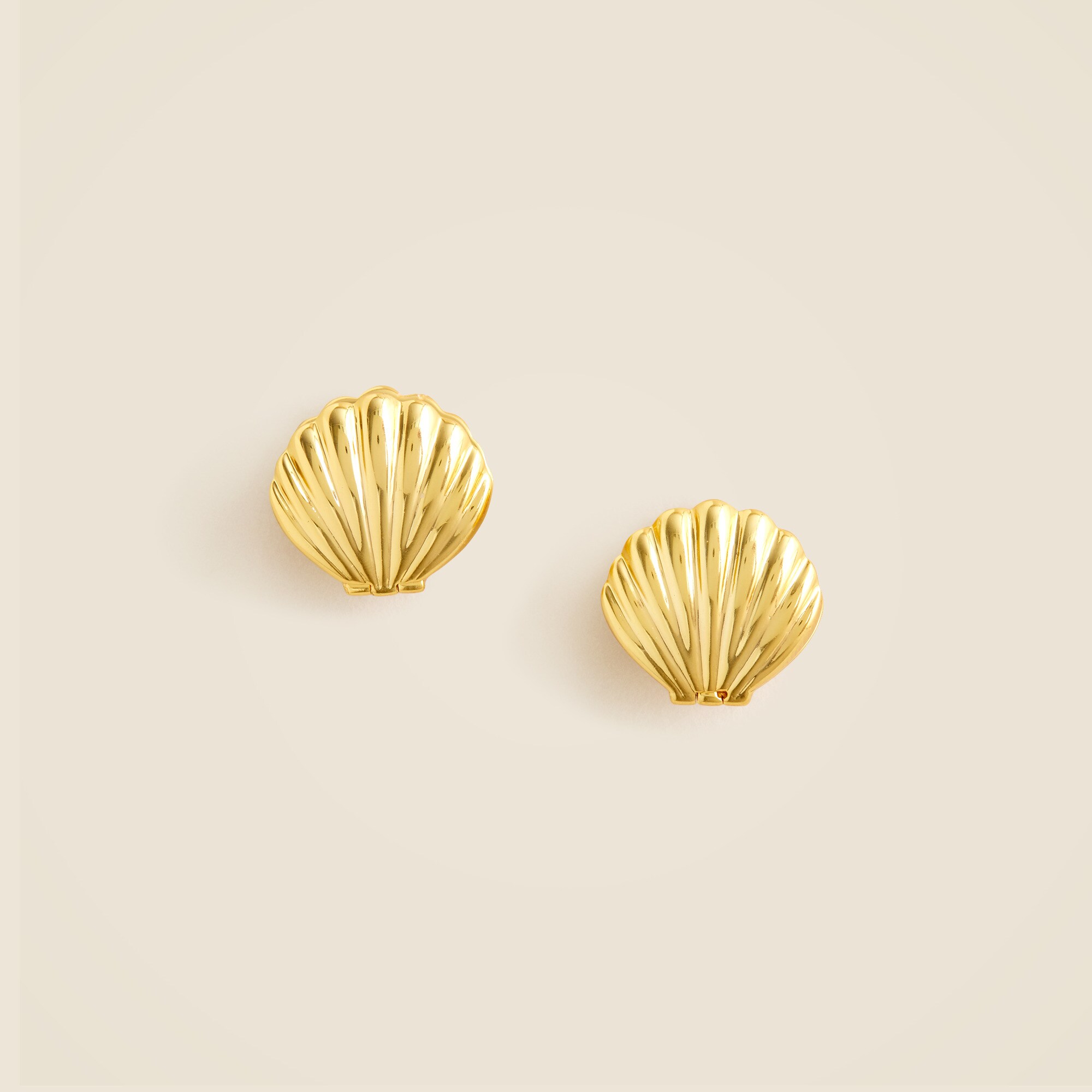 Double-sided shell stud earrings