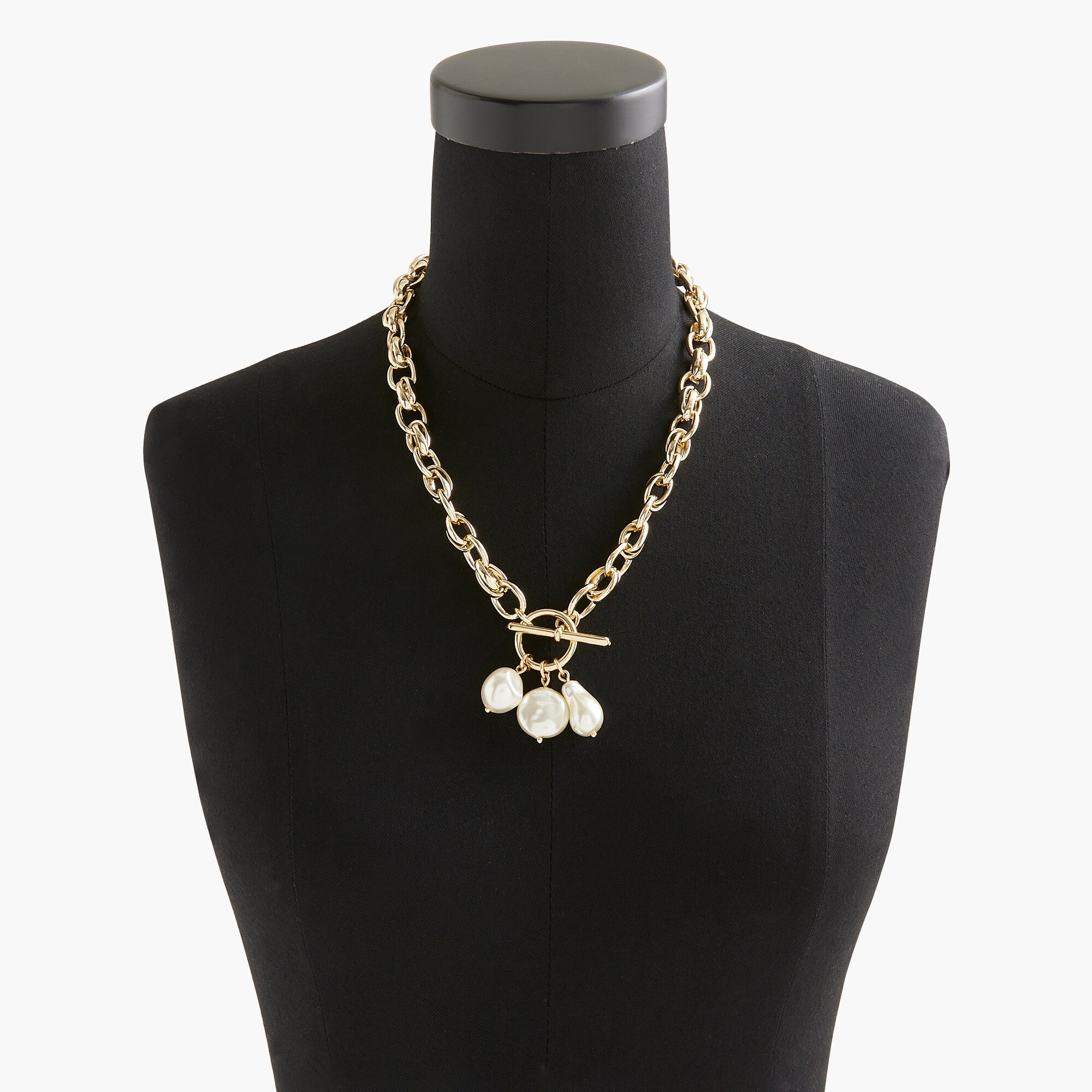 Pearl pendant statement necklace