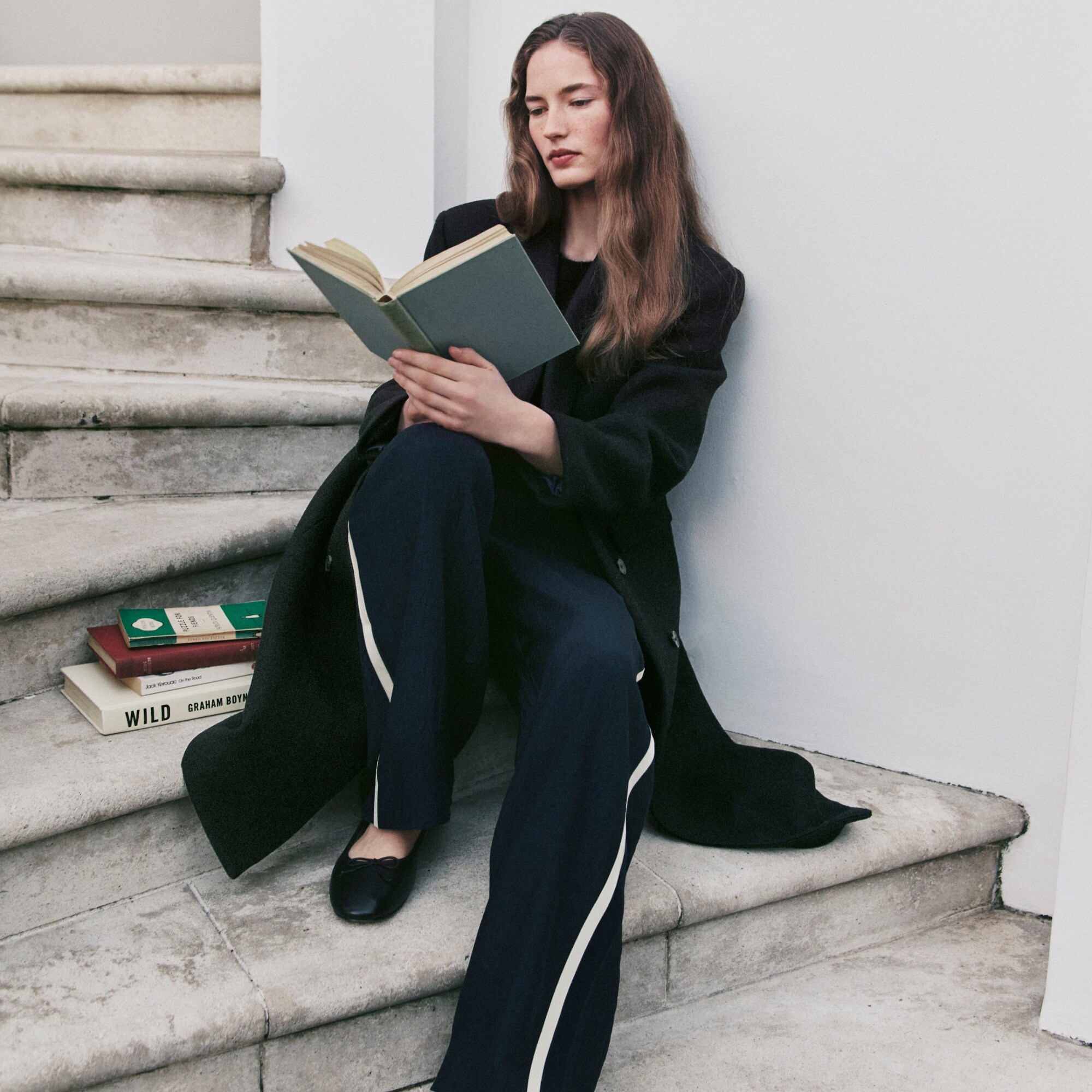 Stratus side-stripe pant in textured satin
