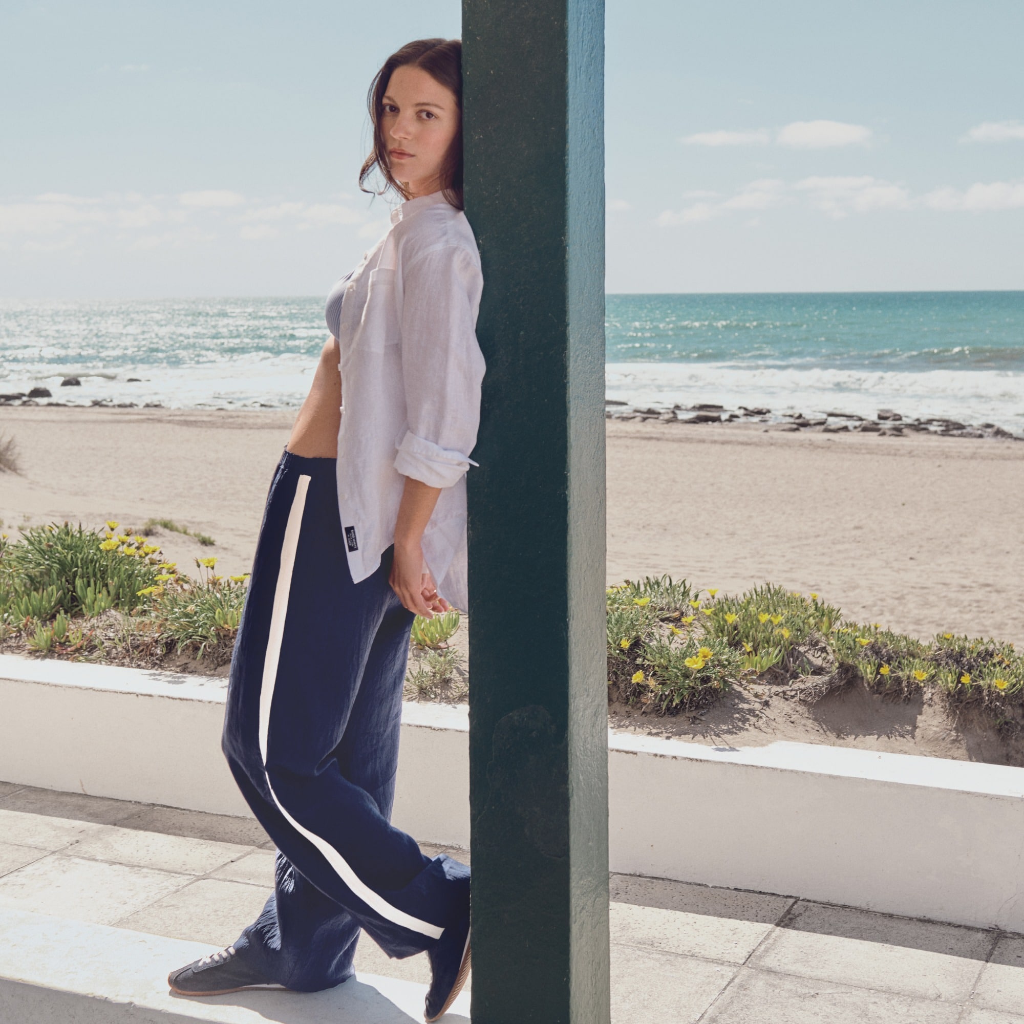Stratus side-stripe pant in textured satin