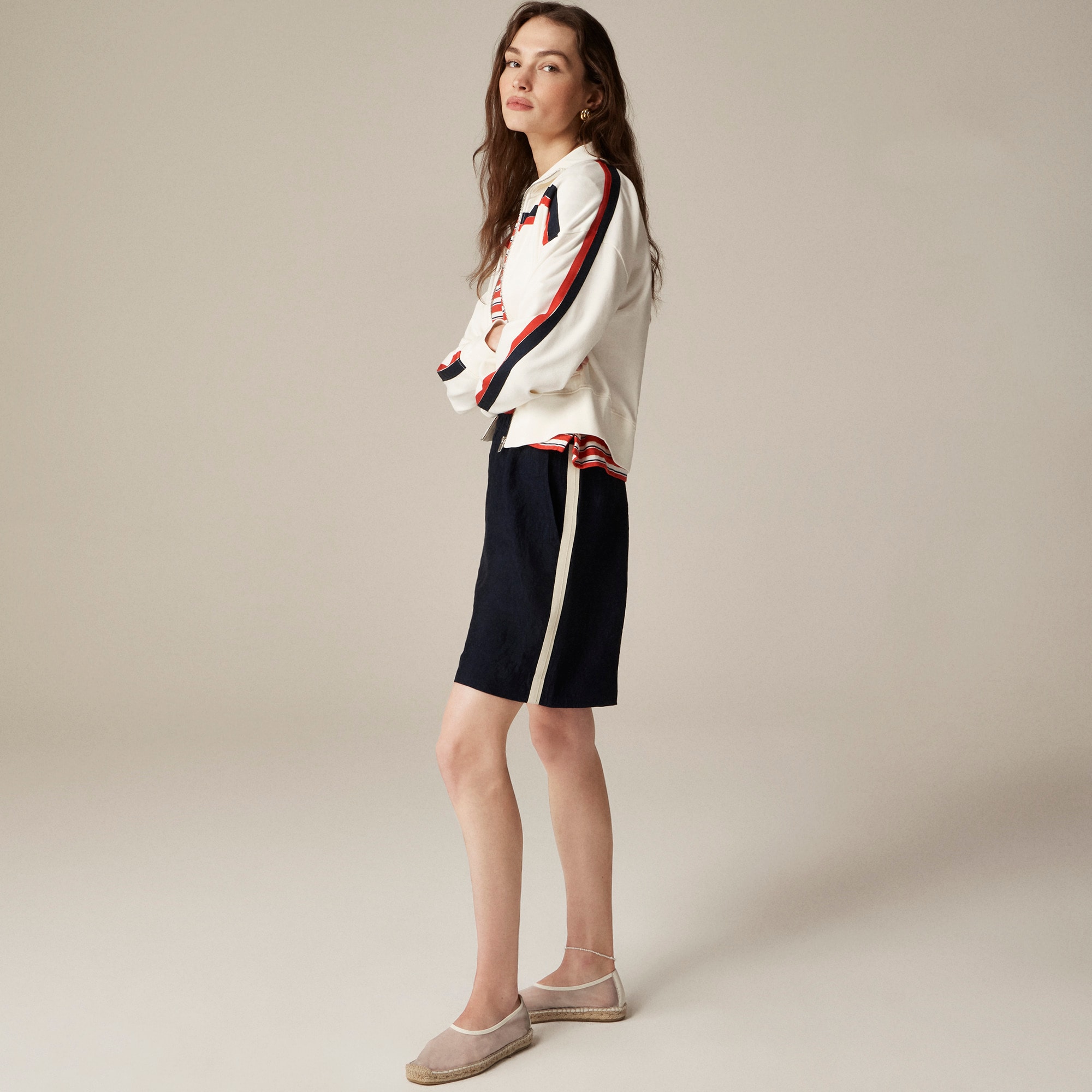 womens 7&quot; Stratus side-stripe short in textured satin