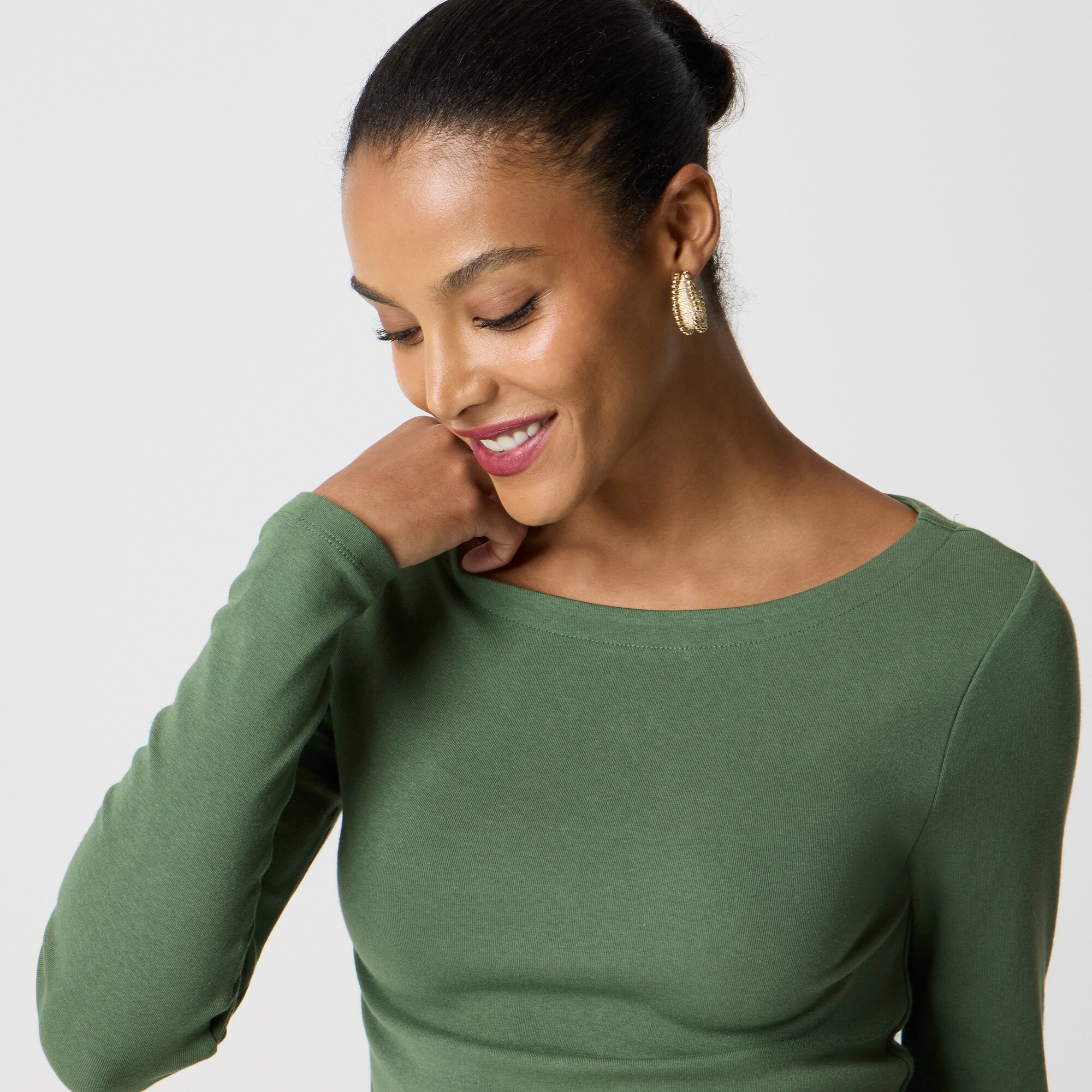 Long-sleeve boatneck everyday tee