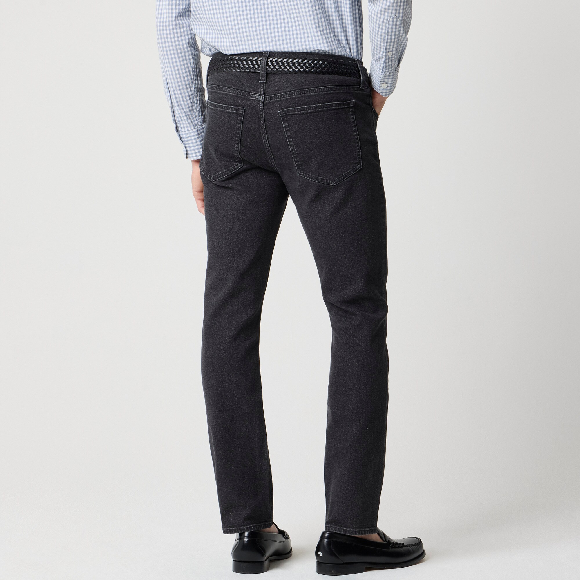 Straight-fit black jean in vintage stretch