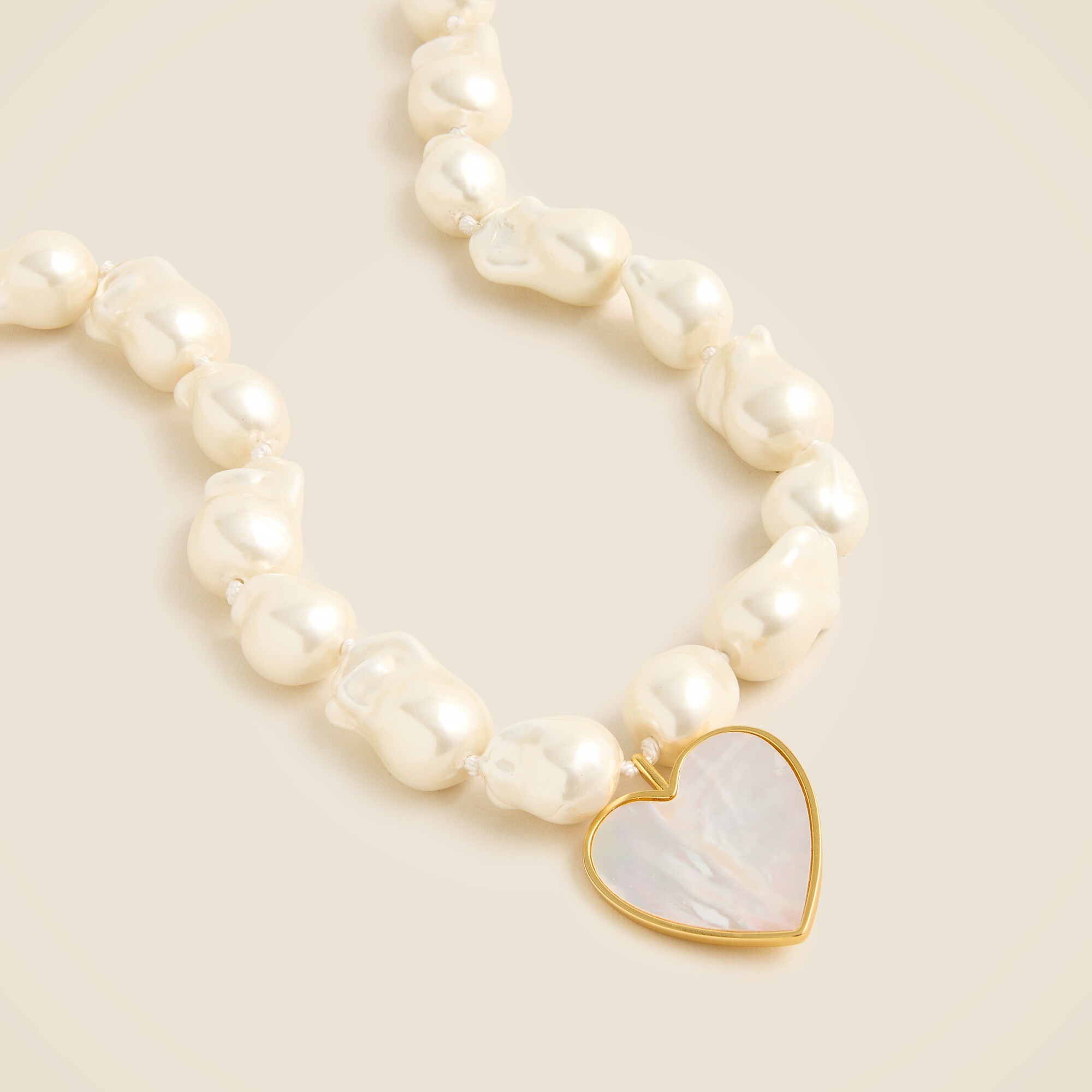 Heart and pearl pendant necklace