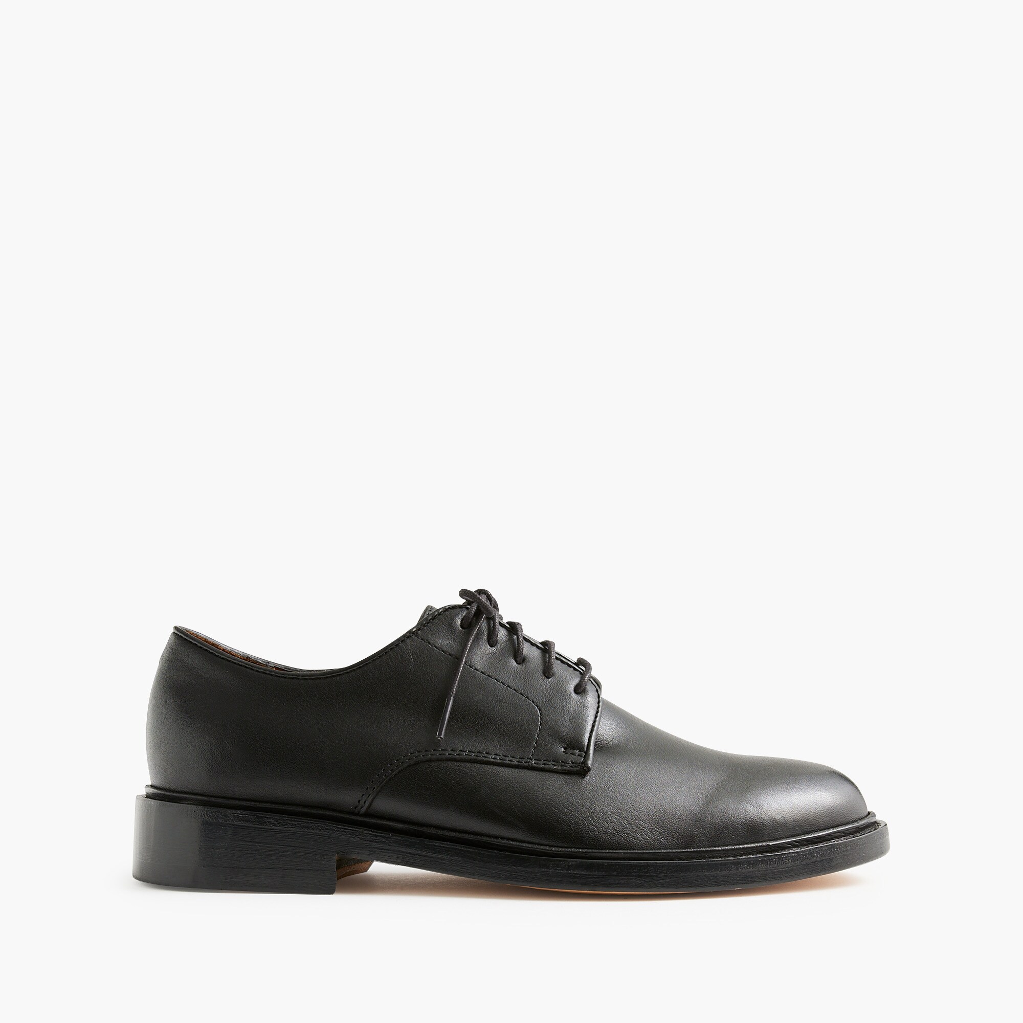 Lace-up derby shoes