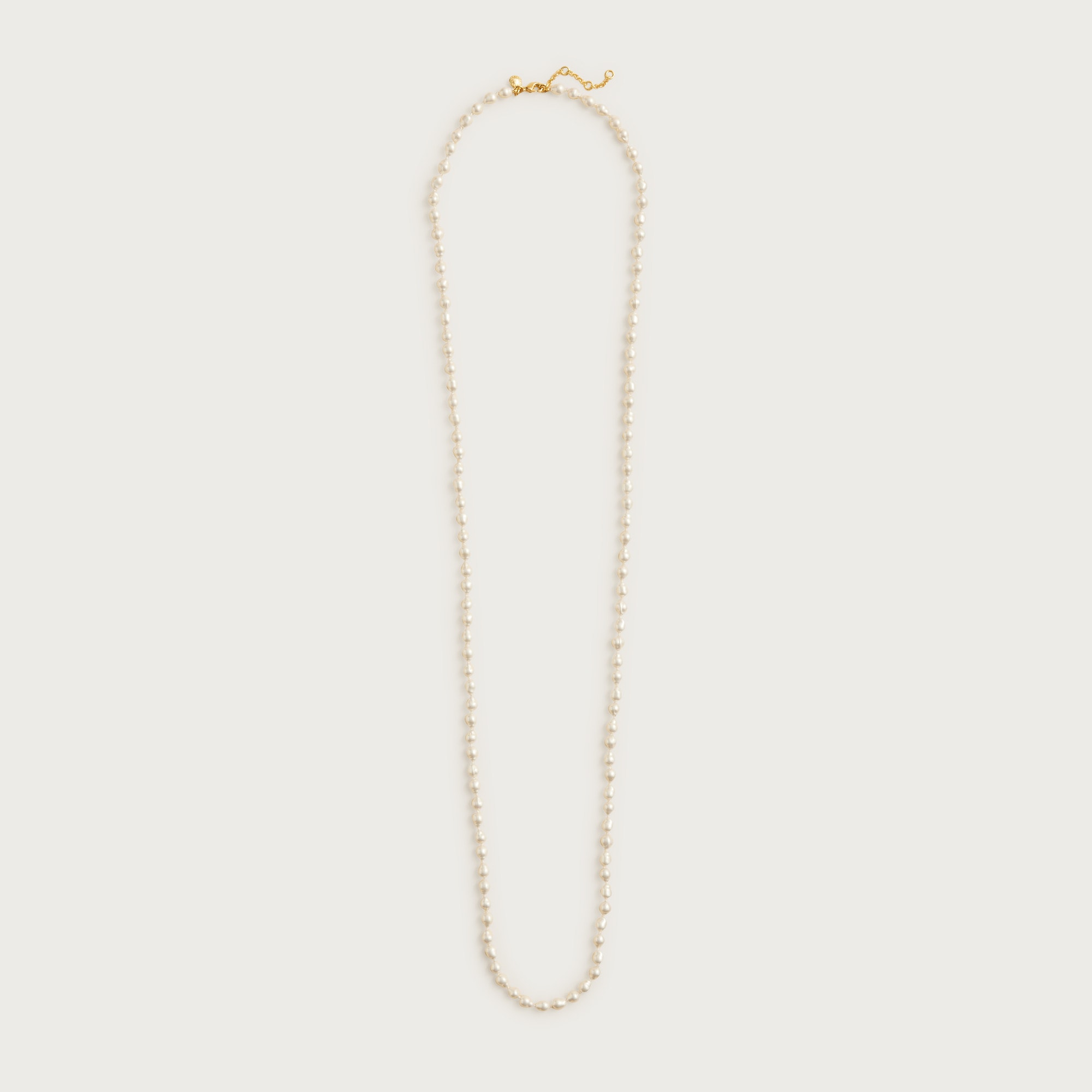  Long pearl necklace