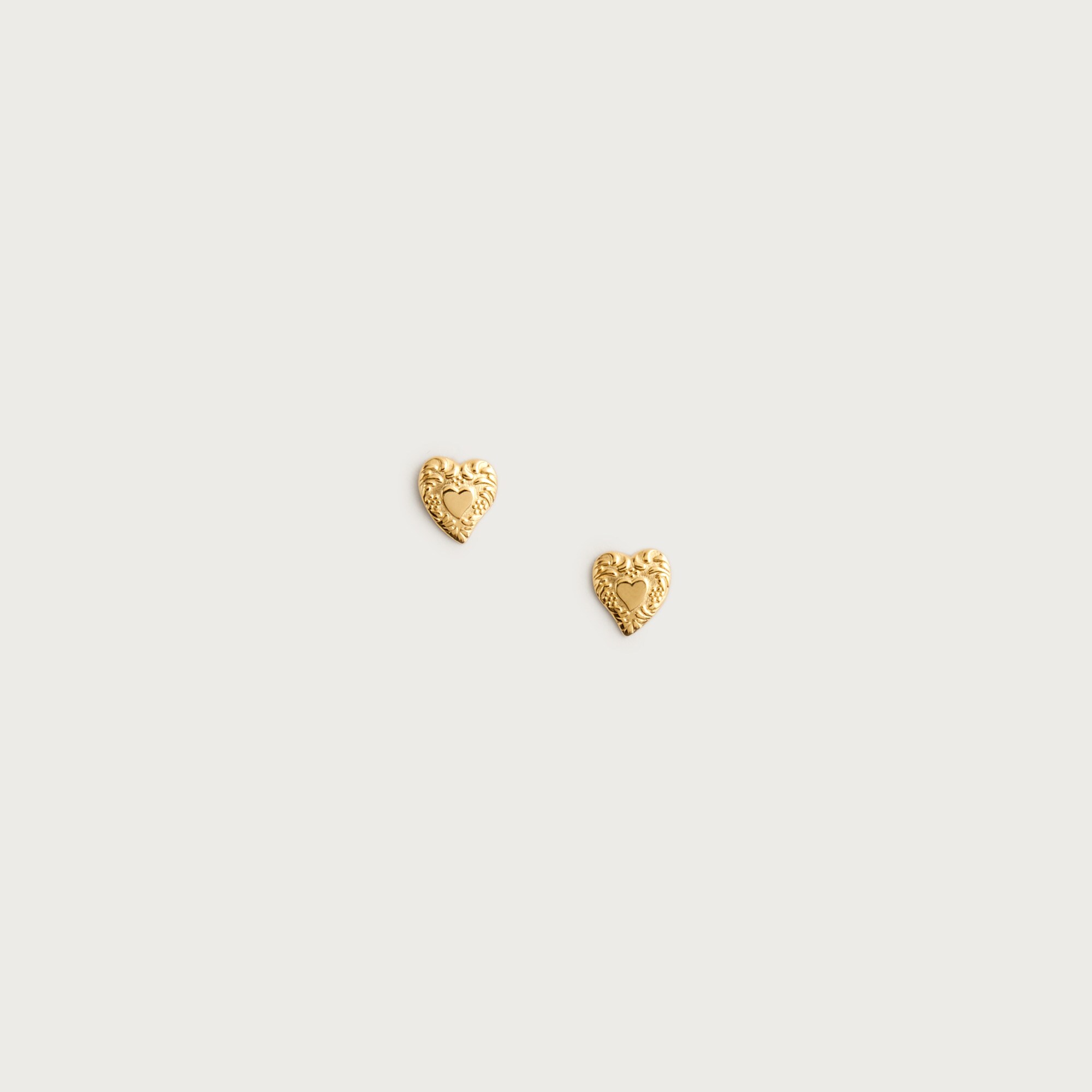  Gold vermeil engraved heart stud earrings