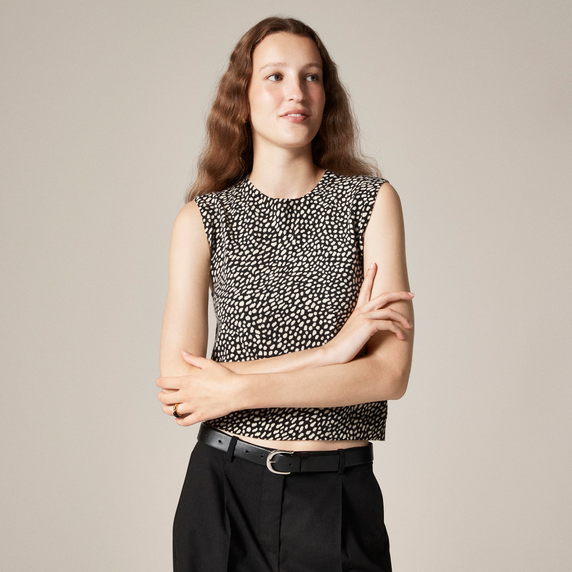 Featherweight cashmere cropped sweater shell in spot print