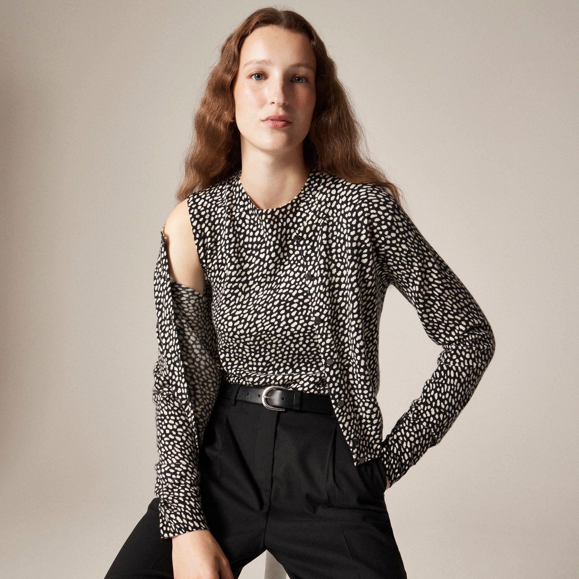 Featherweight cashmere cardigan in spot print