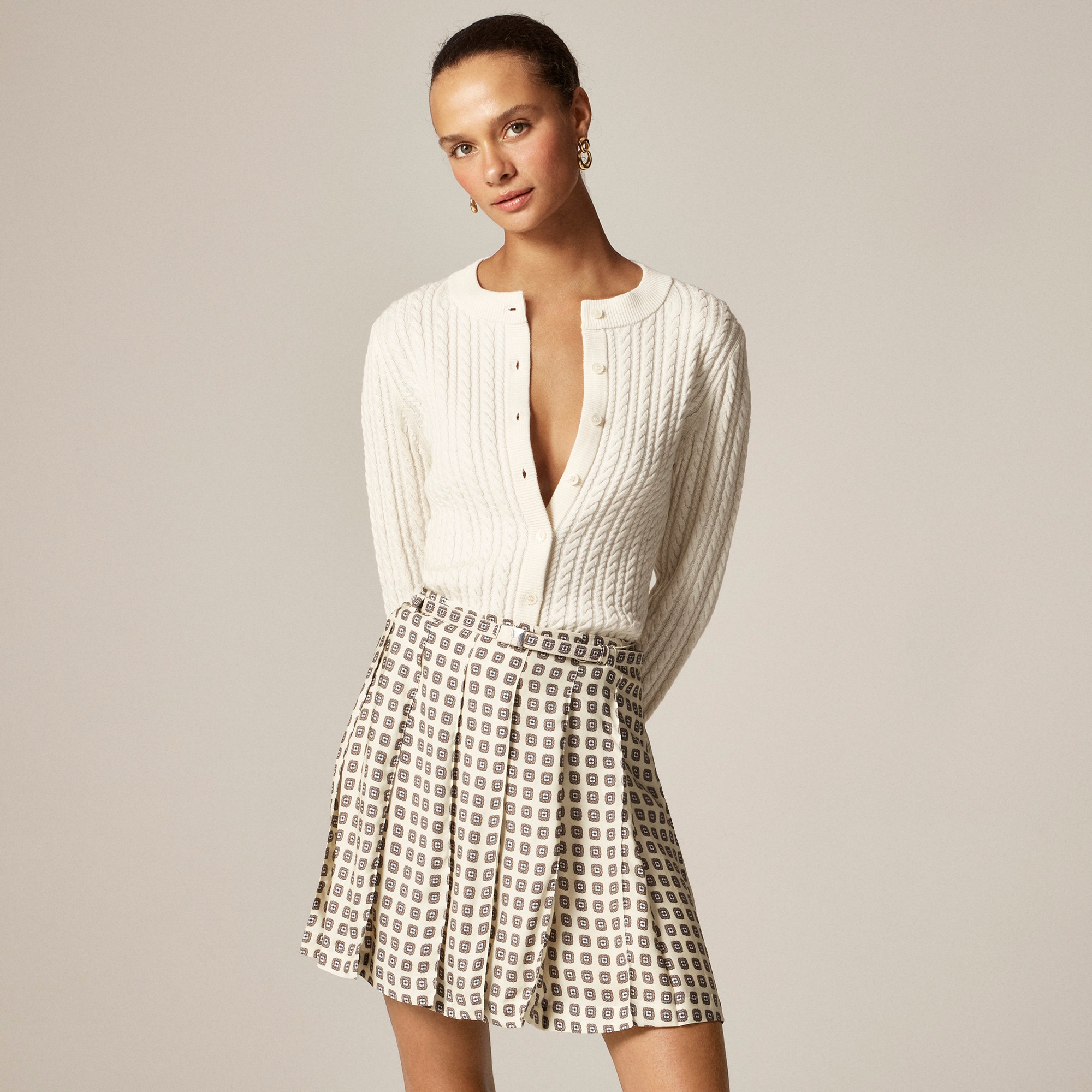 Pleated prep skirt in foulard print
