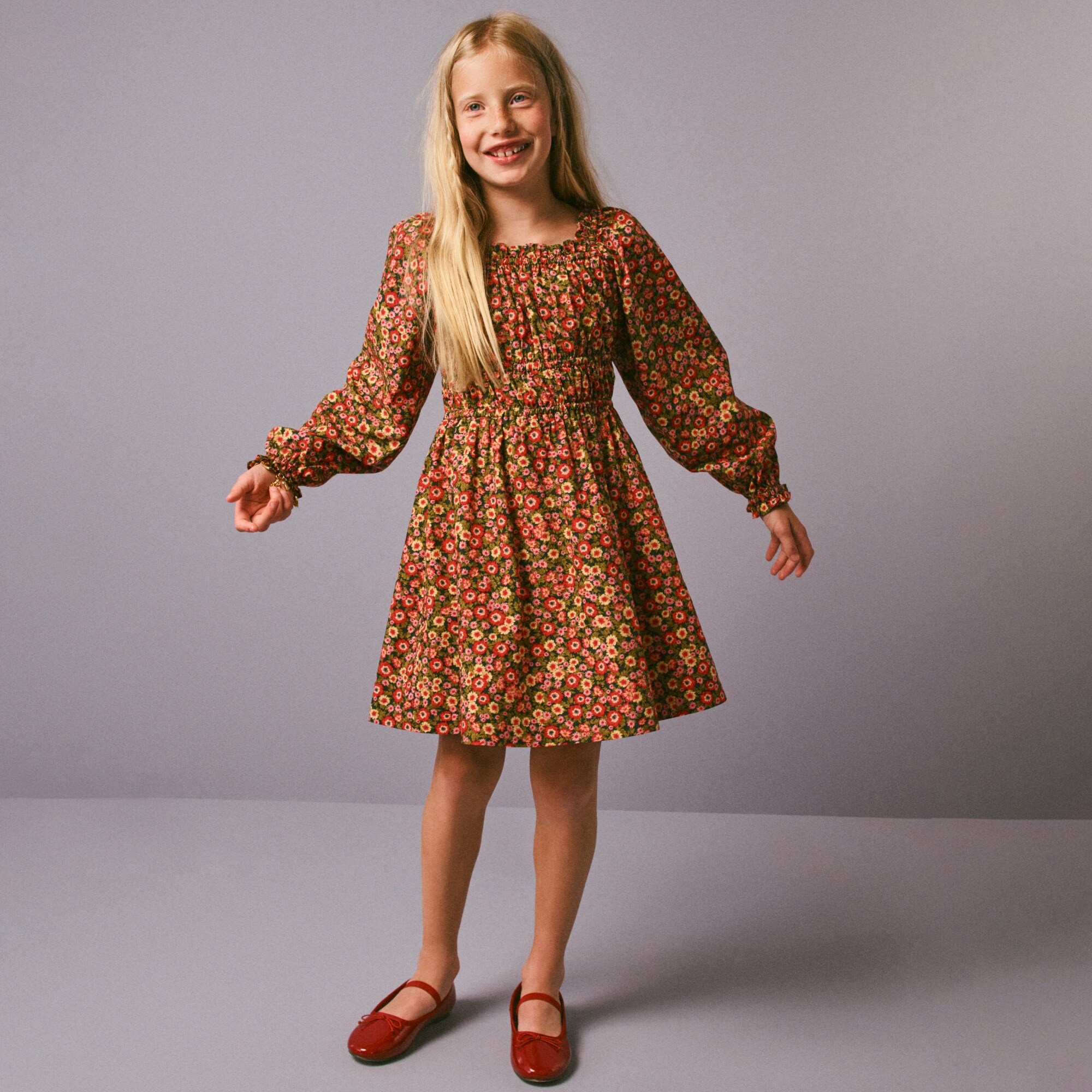 Girls' long-sleeve smocked dress in floral