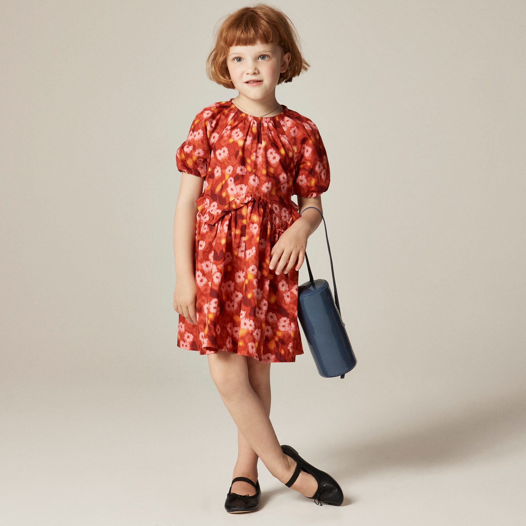  Girls' puff-sleeve shift dress