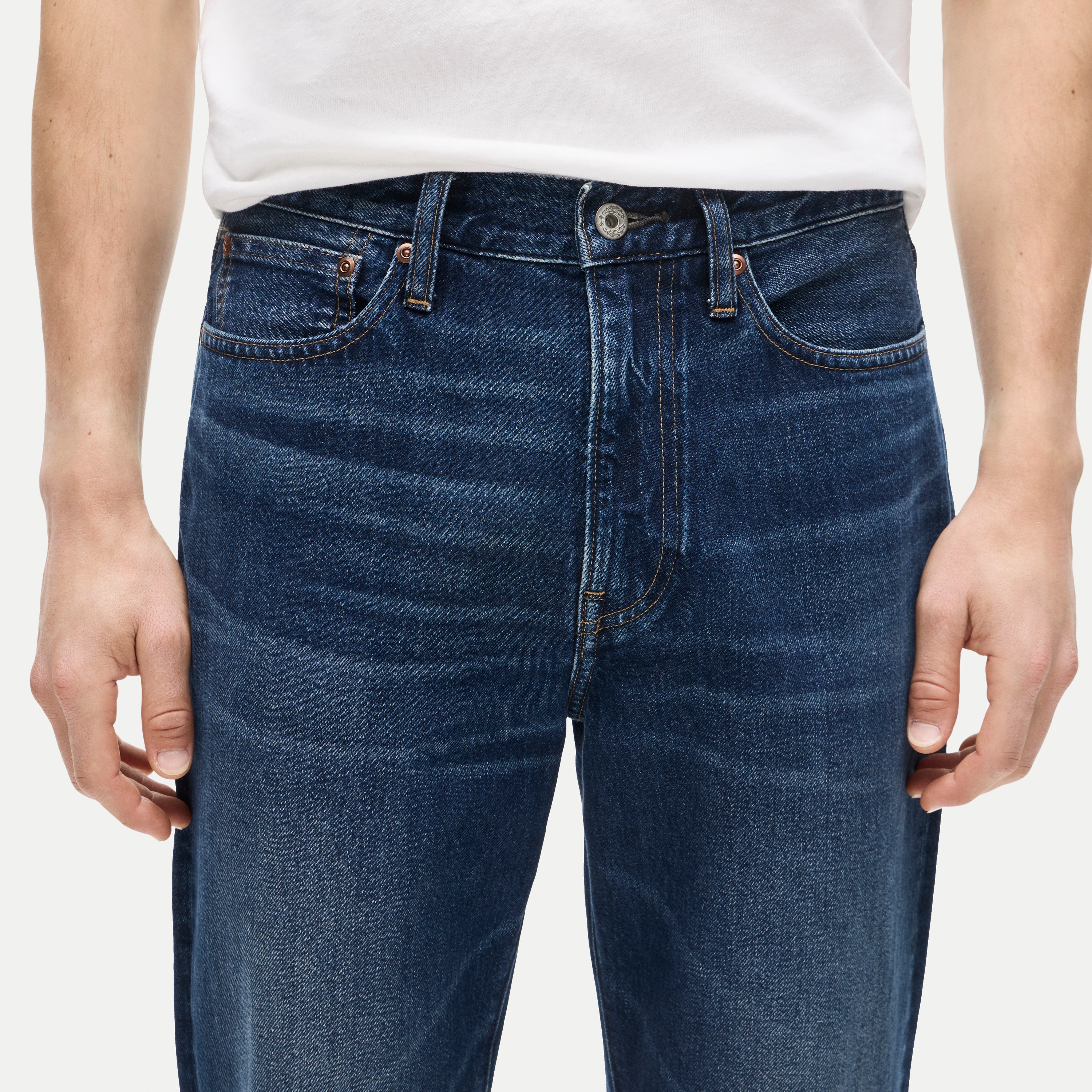 Classic Straight jean in vintage dark wash denim