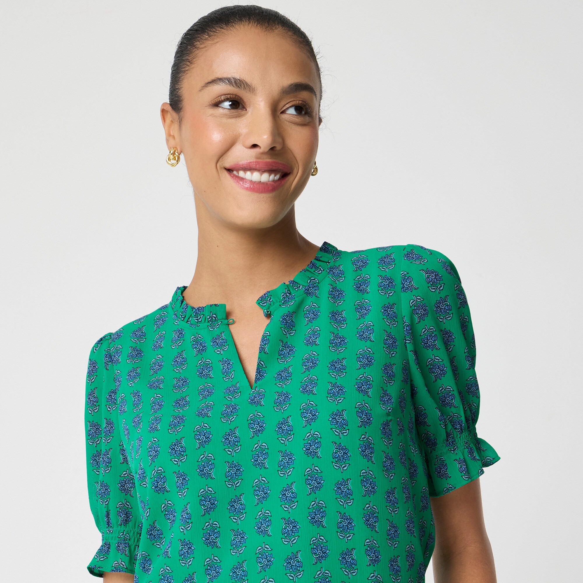 Short-sleeve printed ruffleneck top