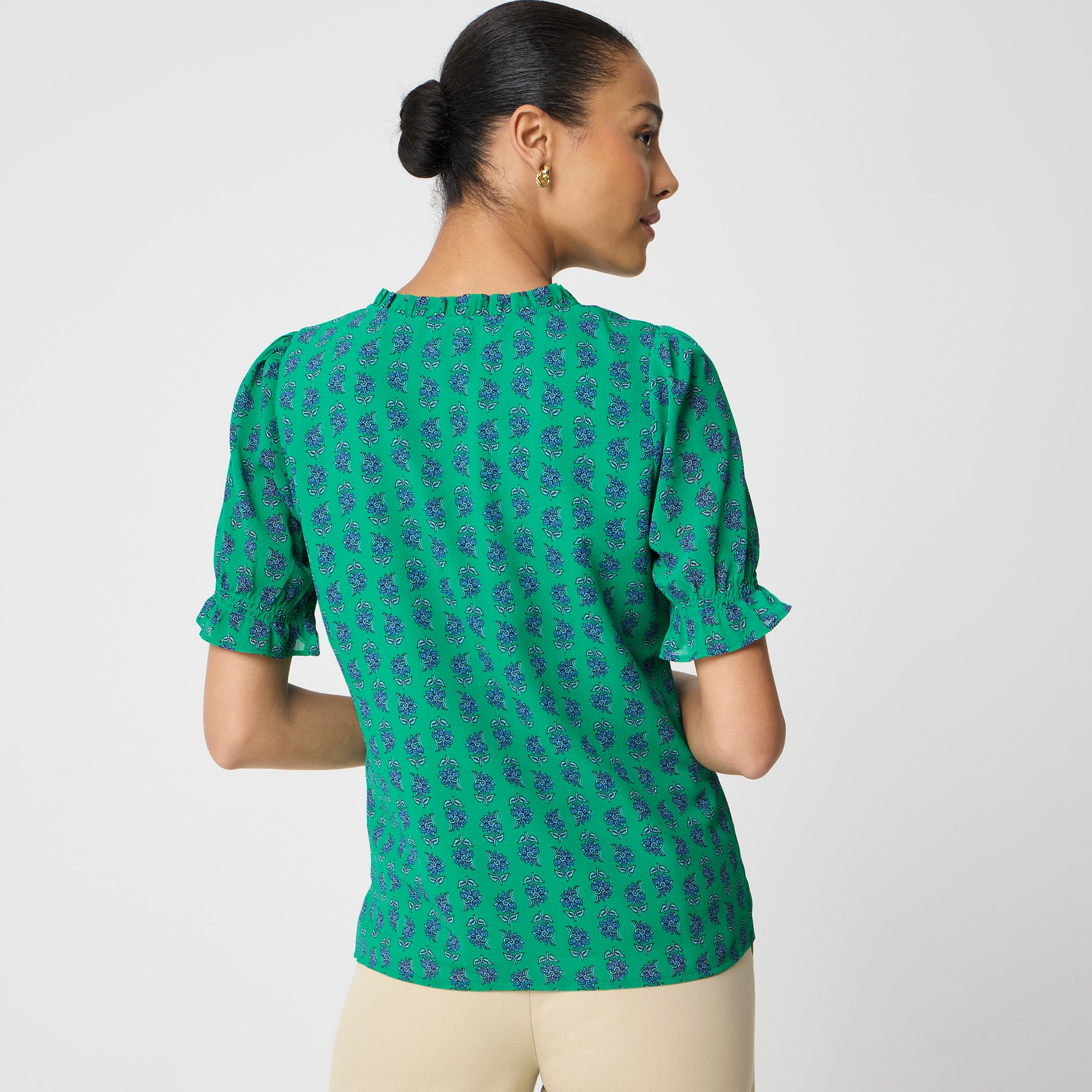 Short-sleeve printed ruffleneck top