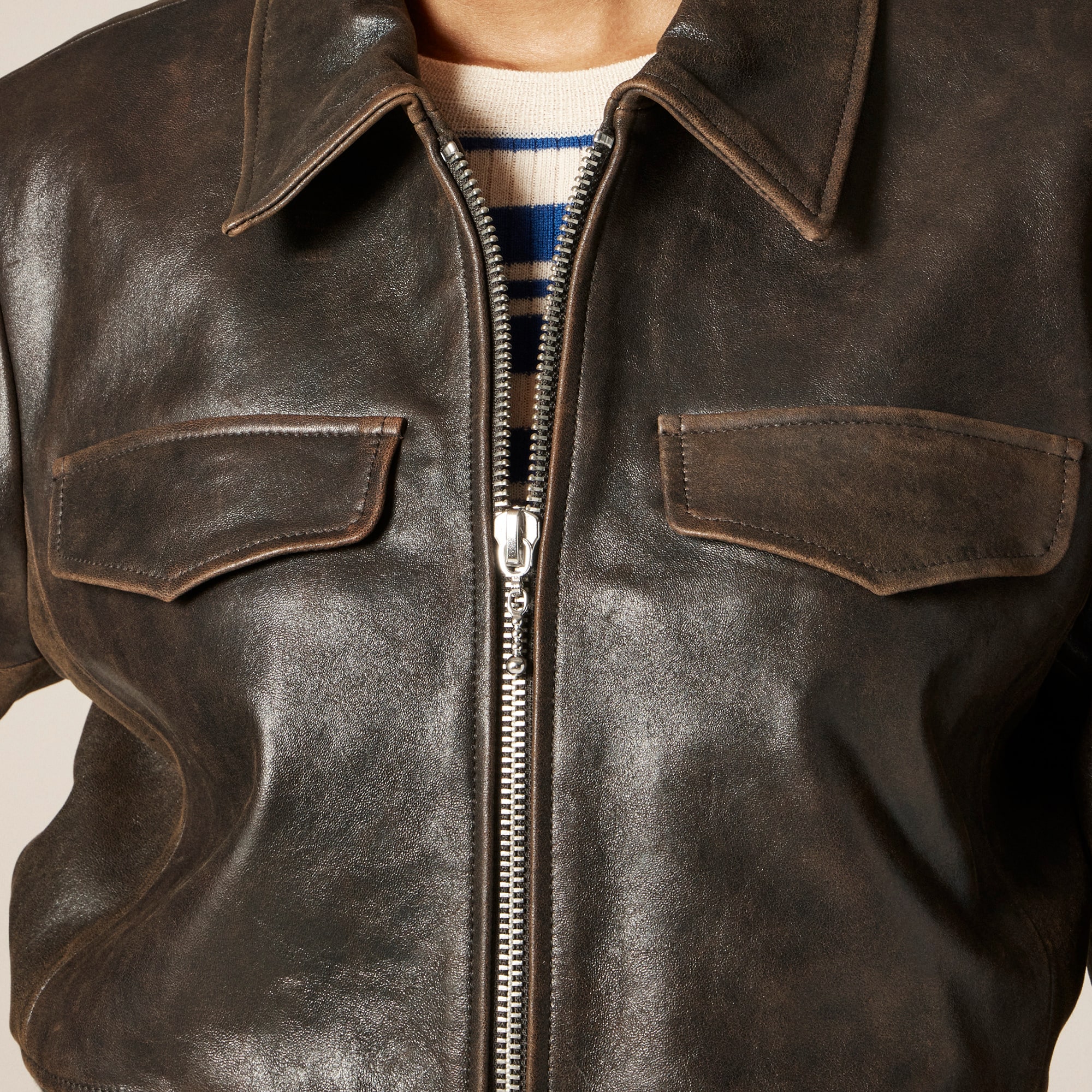 Collection cropped flight jacket in distressed leather - image 4