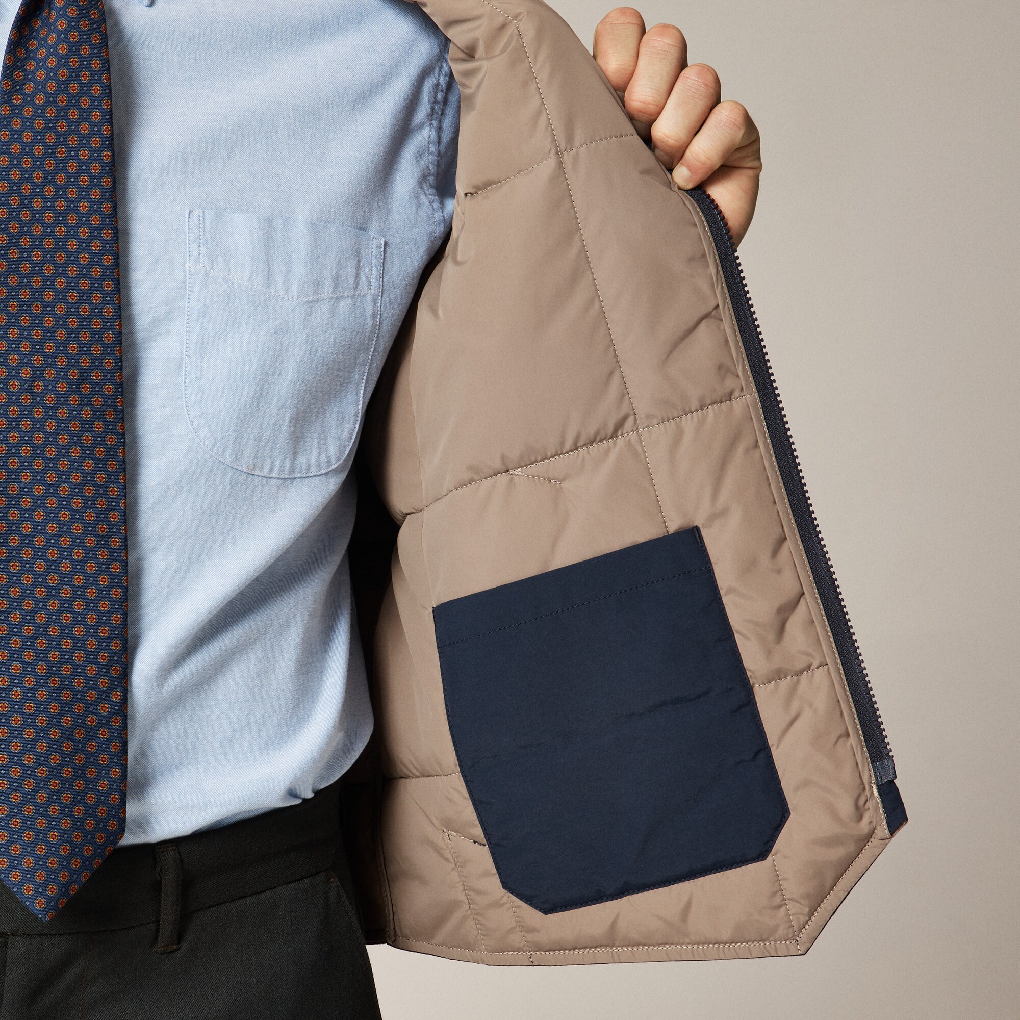 Box-quilt insulated vest with PrimaLoft®