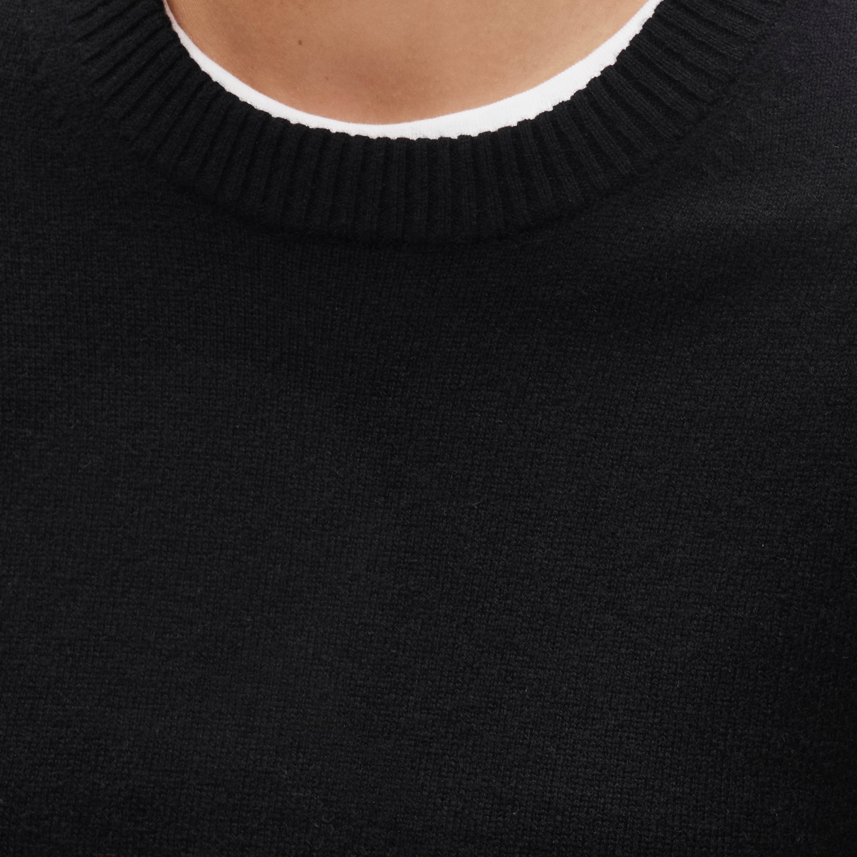 Perfect cashmere crewneck sweater