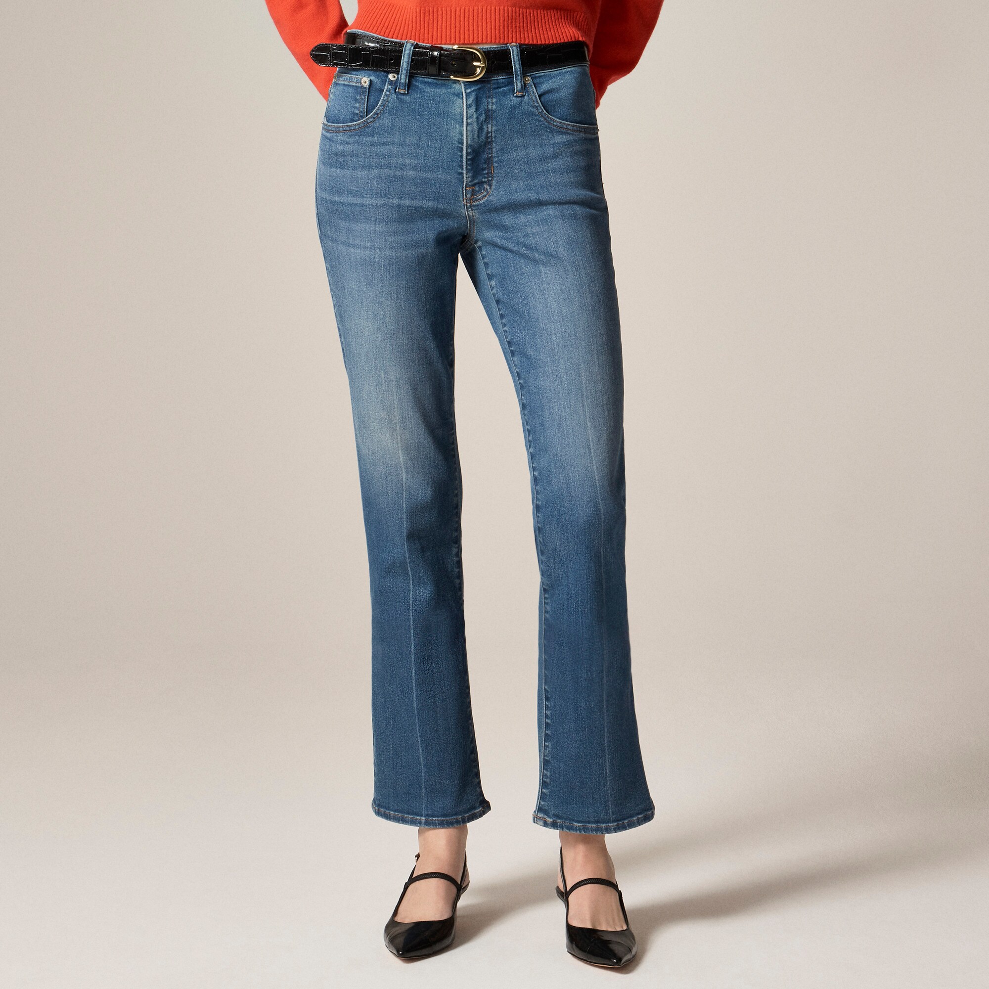 Petite mid-rise cropped kickout jean