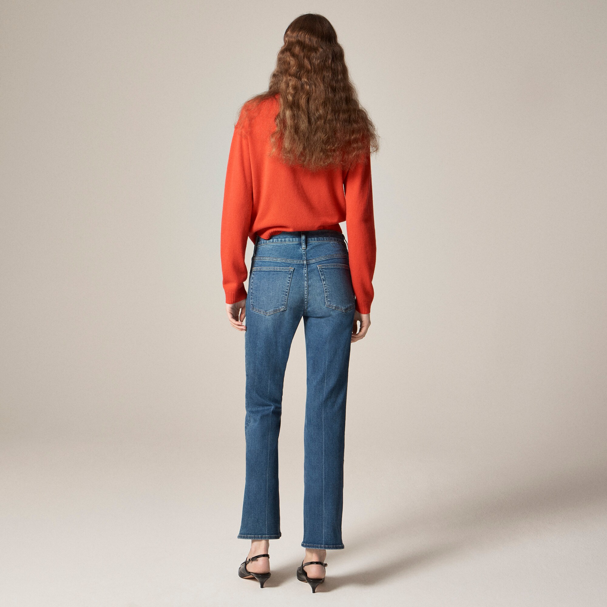 Petite mid-rise cropped kickout jean