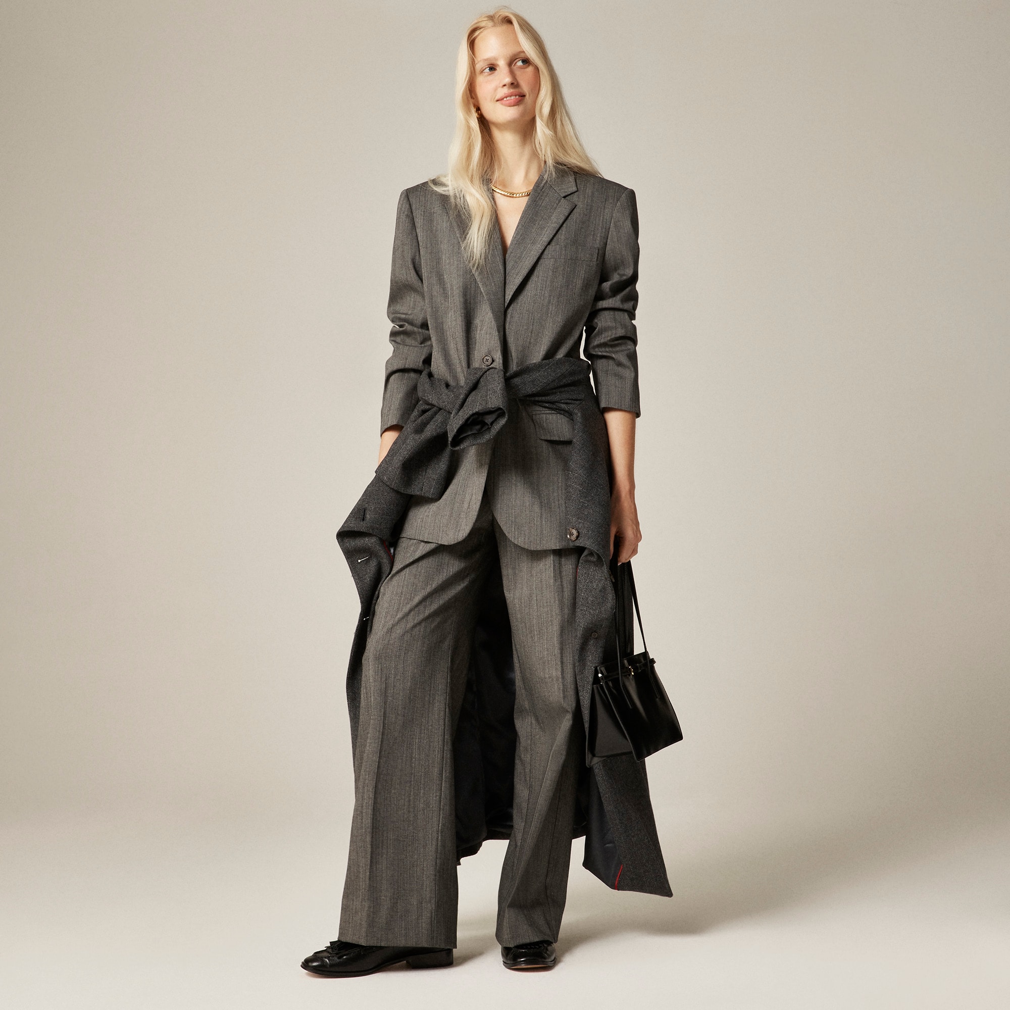 Essential wide-leg pant in Italian studio wool blend