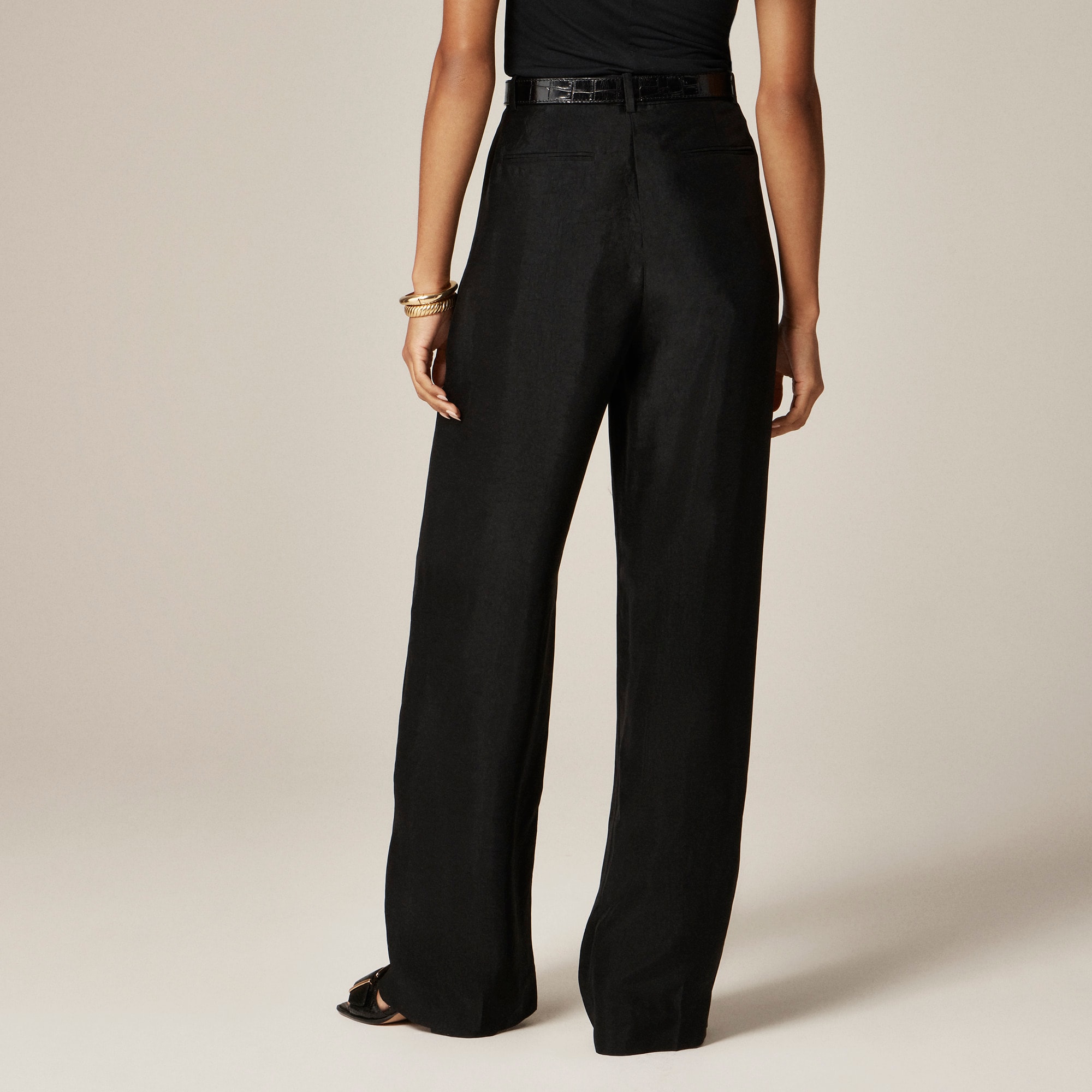 Essential wide-leg pant in textured satin