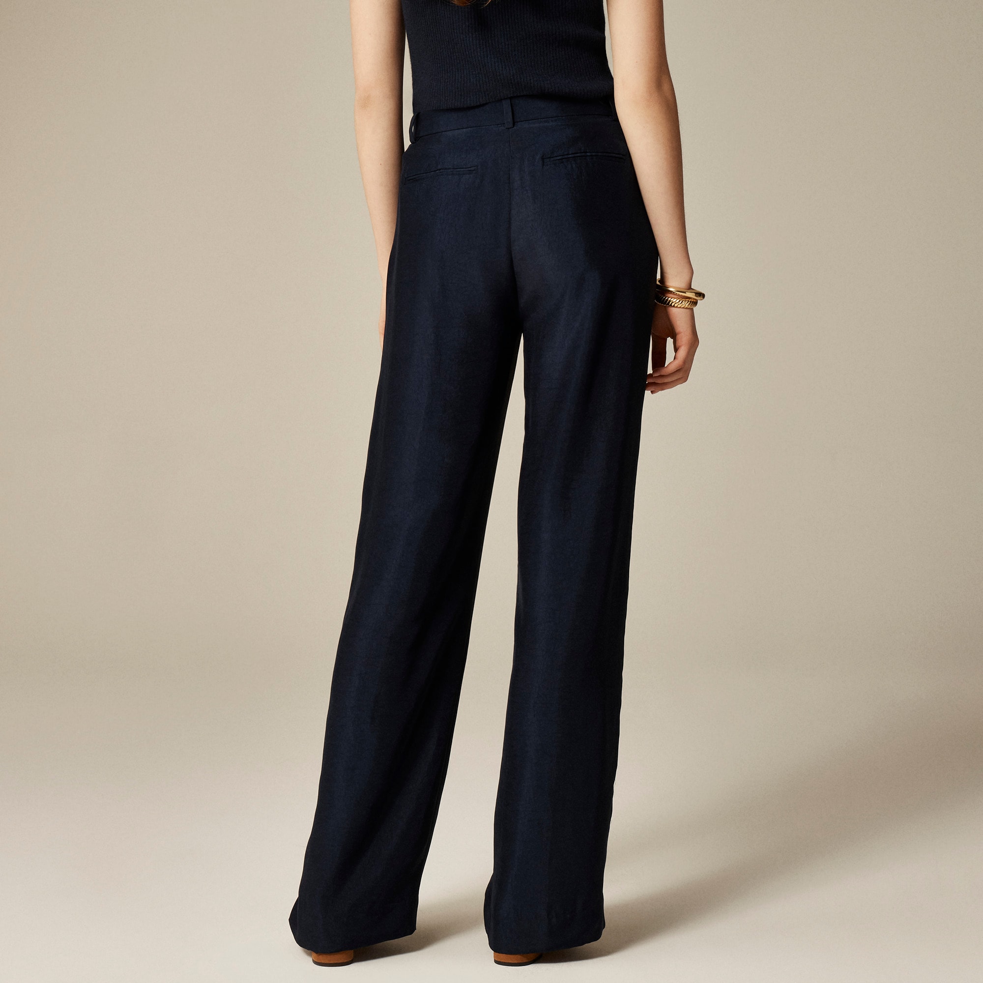 Essential wide-leg pant in textured satin - image 4