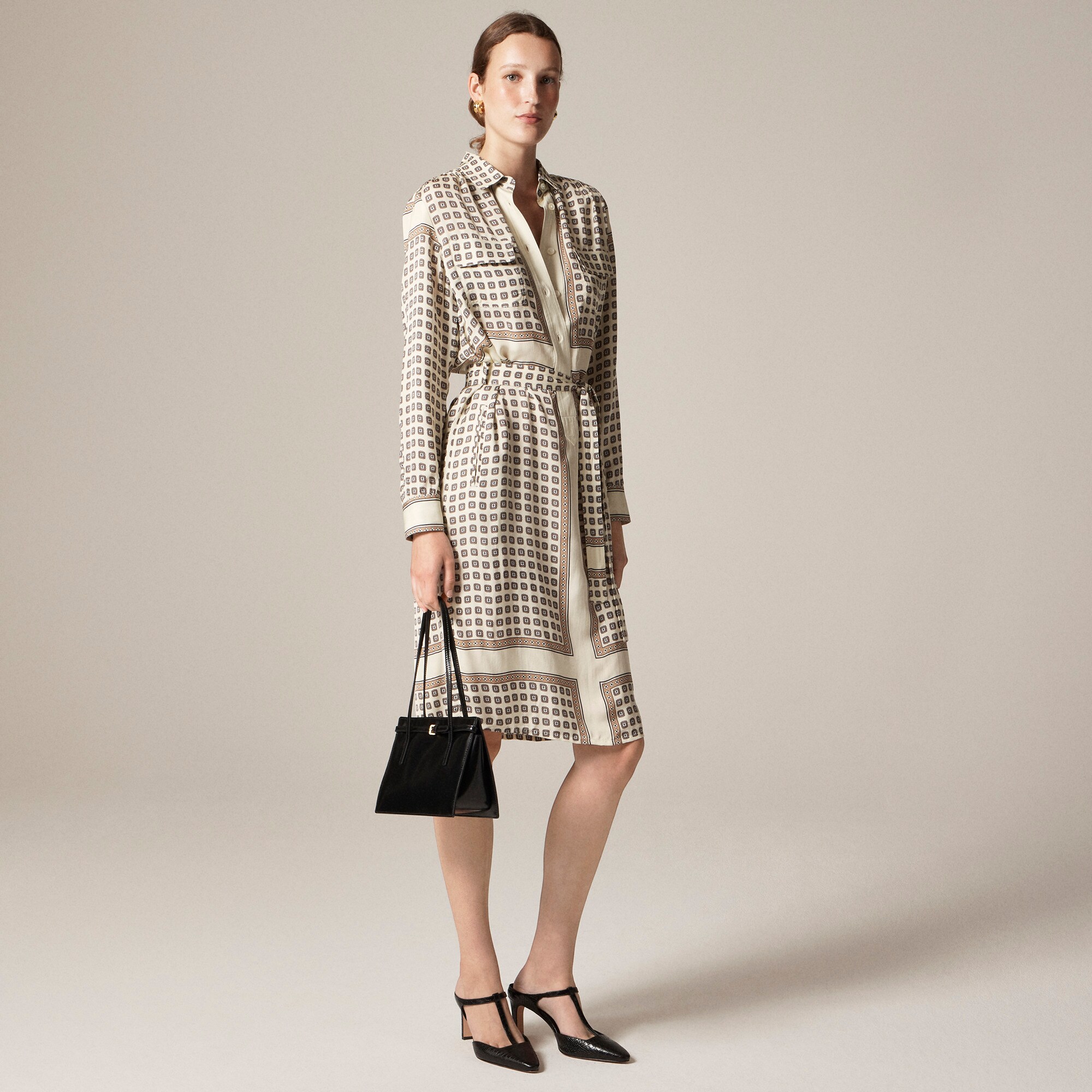  Tie-waist shirt-dress in foulard print