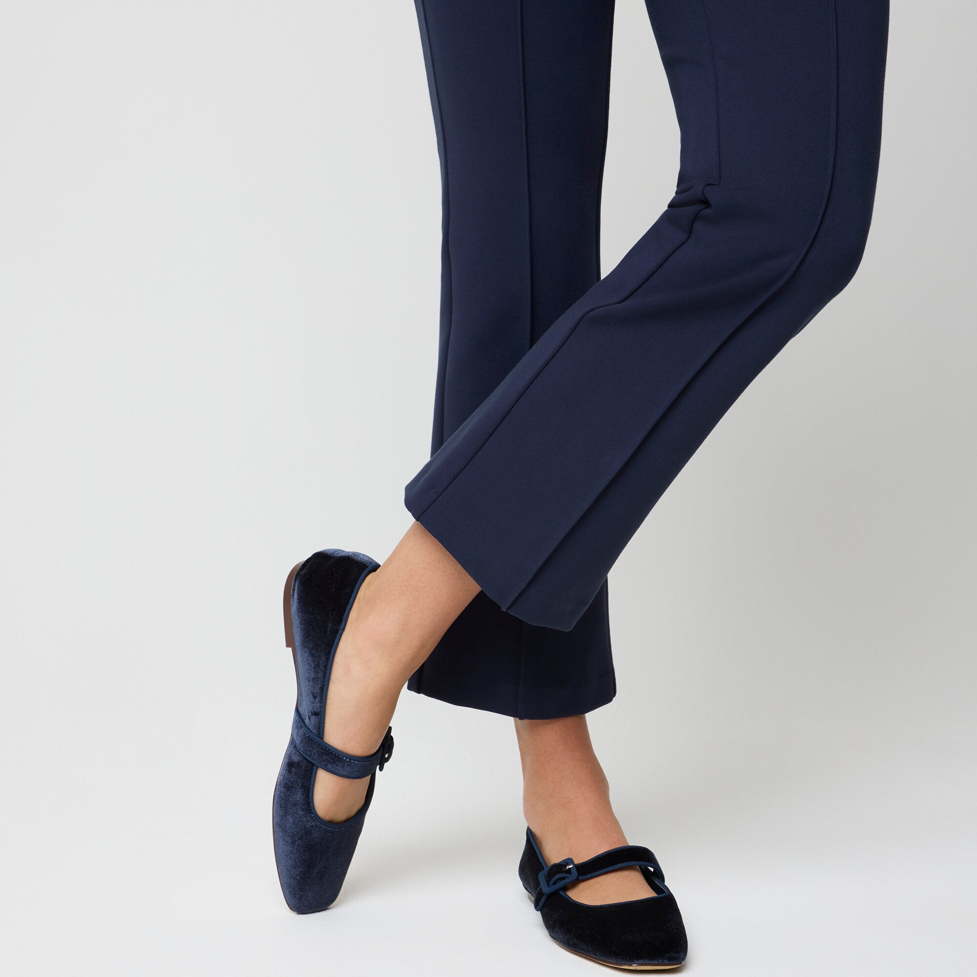 Ponte cropped pull-on pant