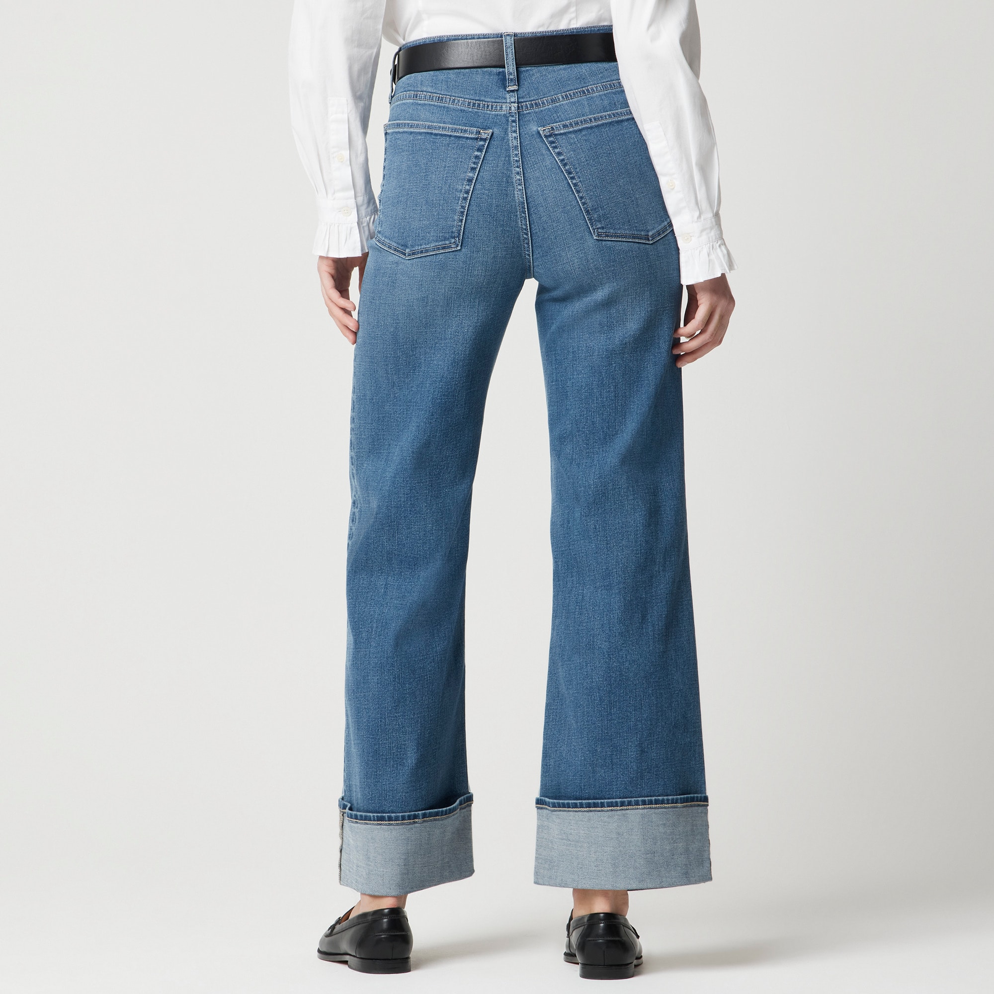 Classic wide-leg cuffed jean all-day stretch