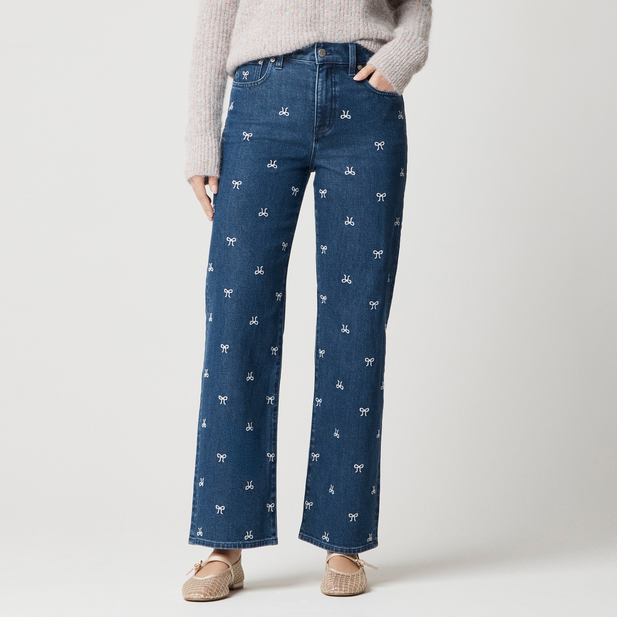 Bow-embroidered slim wide-leg jean in all-day stretch
