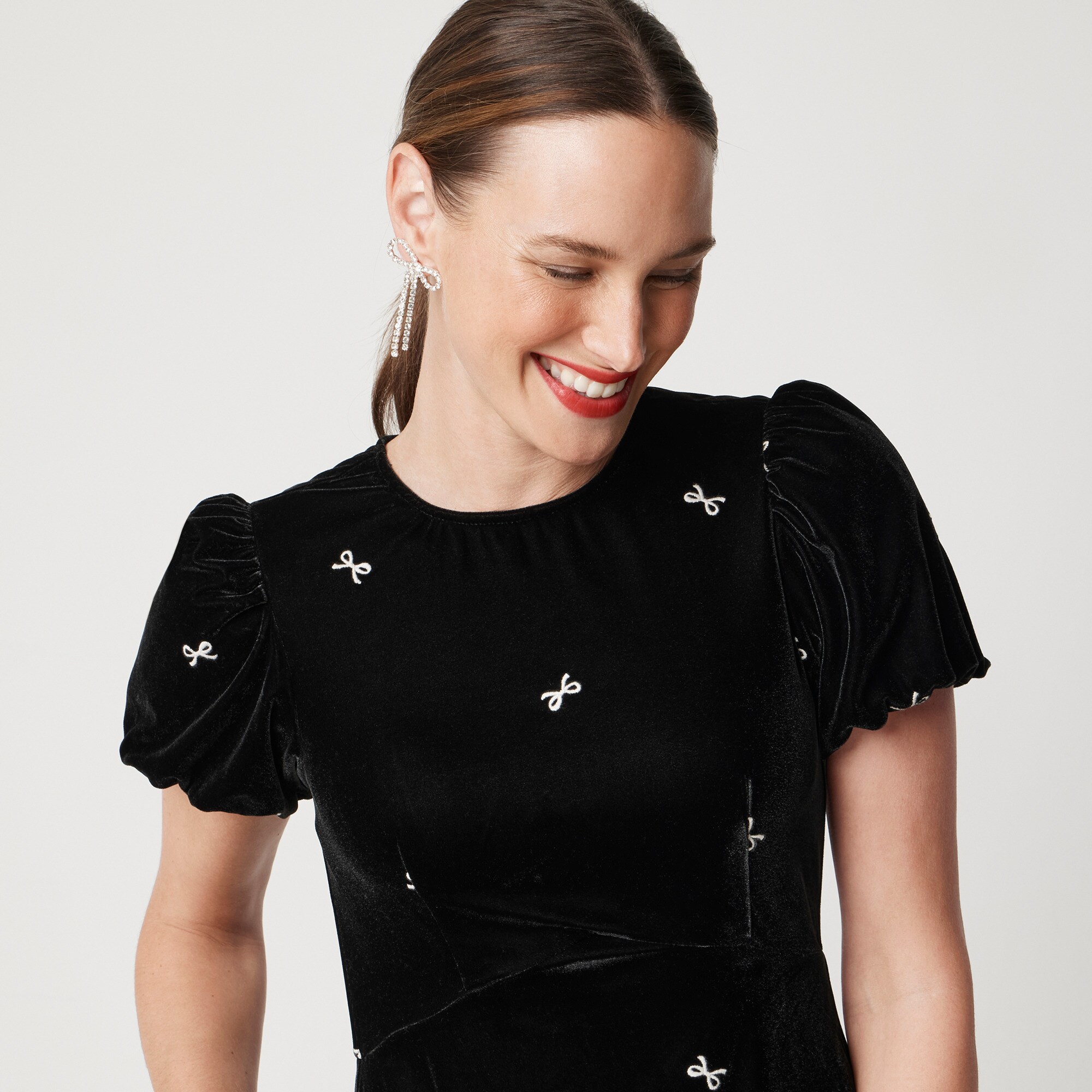 Puff-sleeve bow velvet midi dress