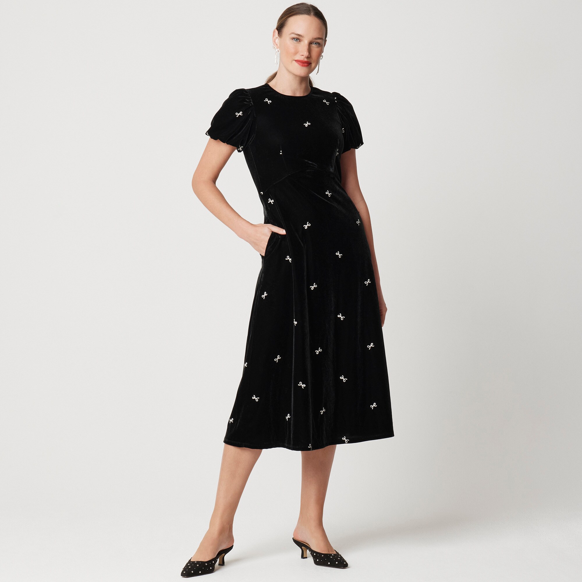  Velvet puff-sleeve midi dress